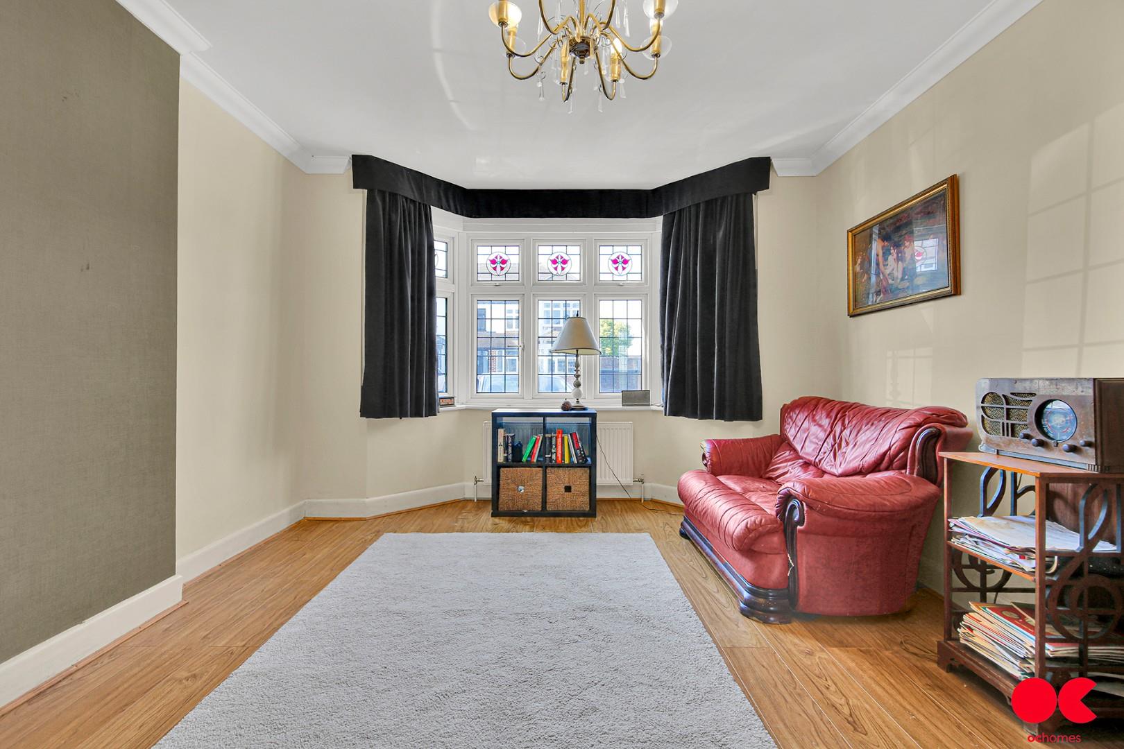 4 bed detached house for sale in Parkland Avenue, Romford  - Property Image 13