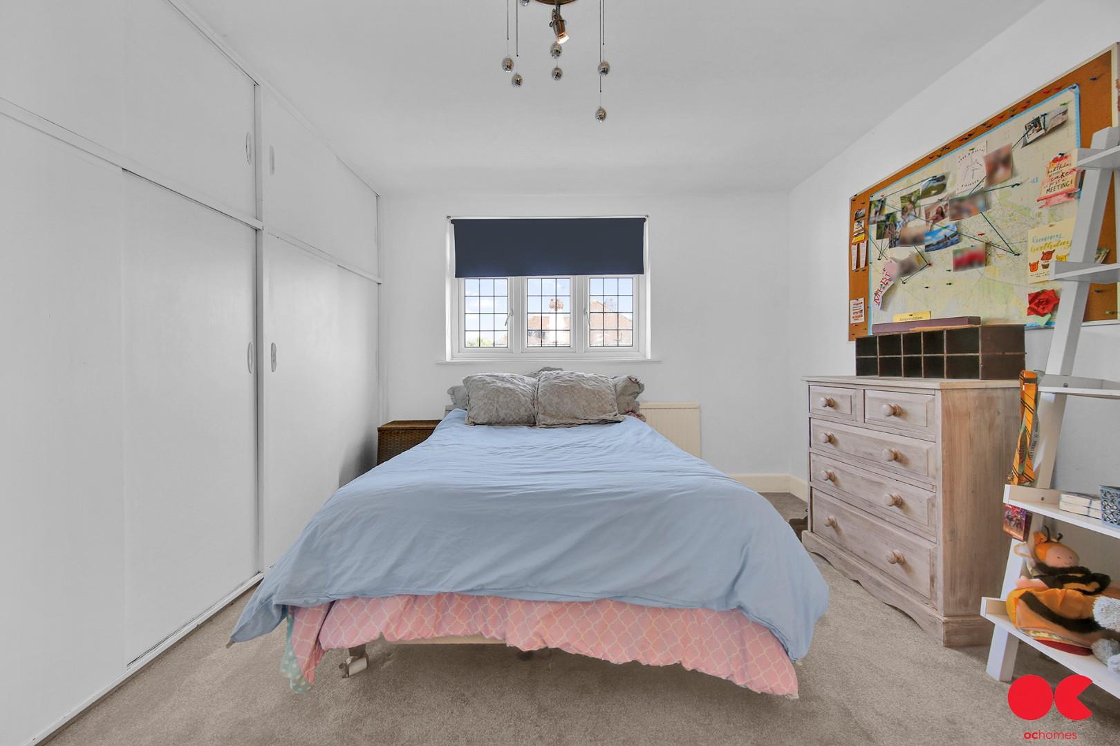4 bed detached house for sale in Parkland Avenue, Romford  - Property Image 33