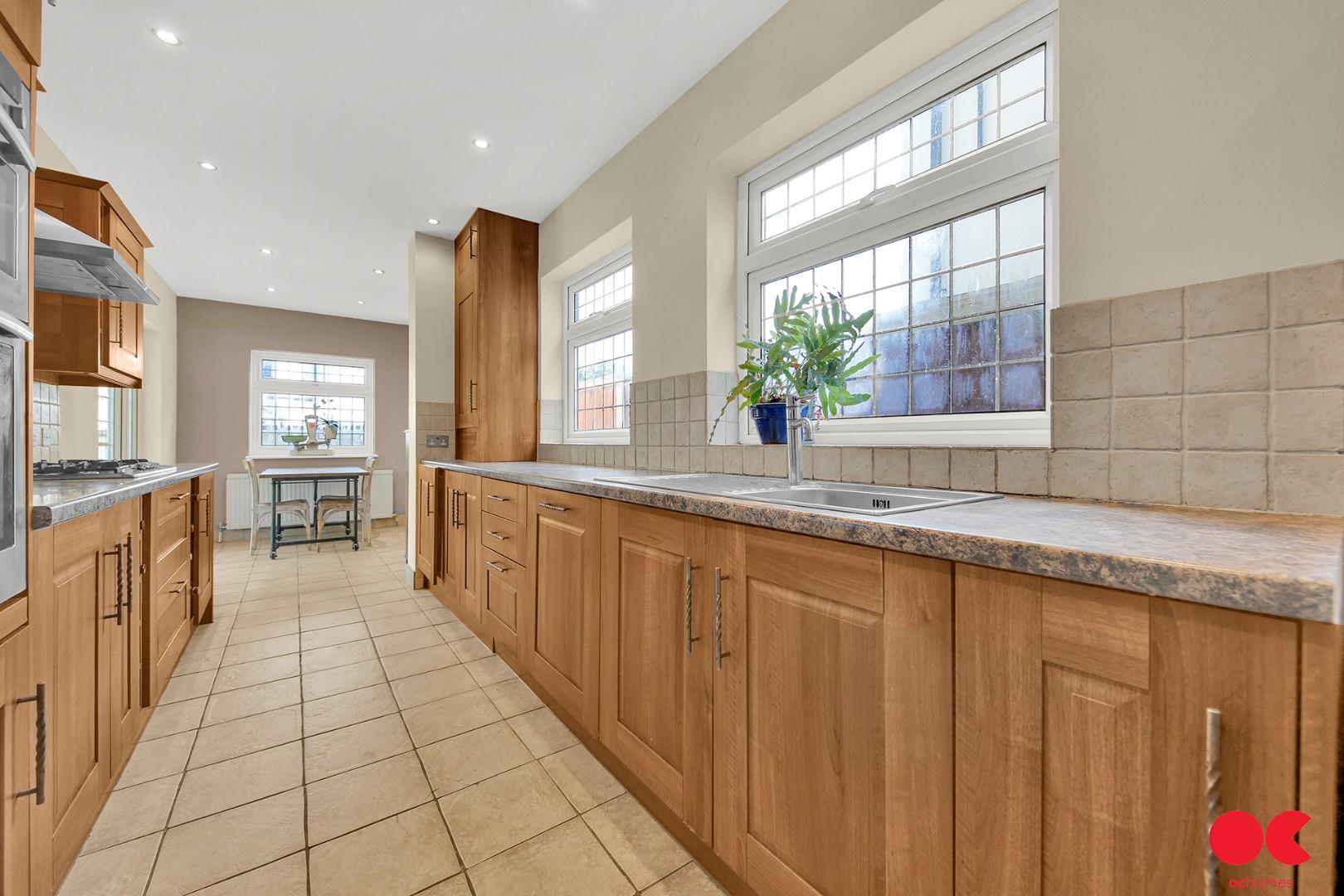 4 bed detached house for sale in Parkland Avenue, Romford  - Property Image 28