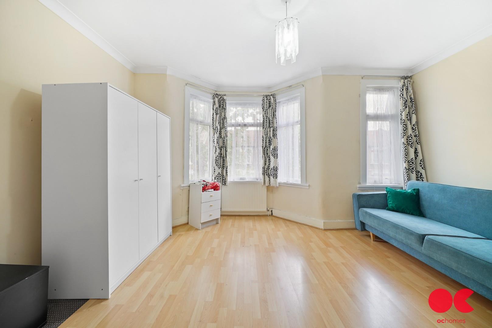 1 bed flat for sale in Kempton Road, East Ham  - Property Image 1