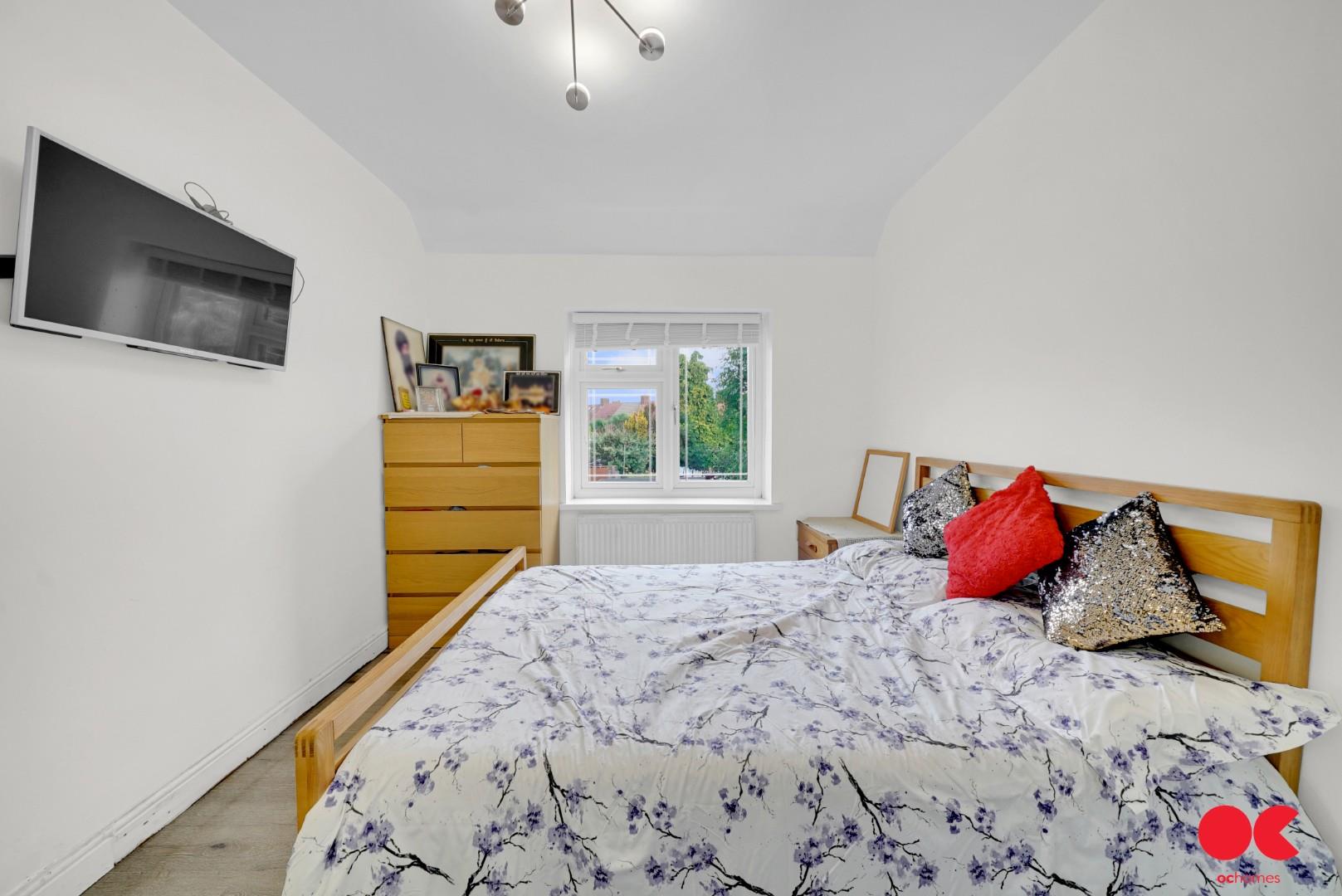 3 bed semi-detached house for sale in Homestead Road, Dagenham  - Property Image 4