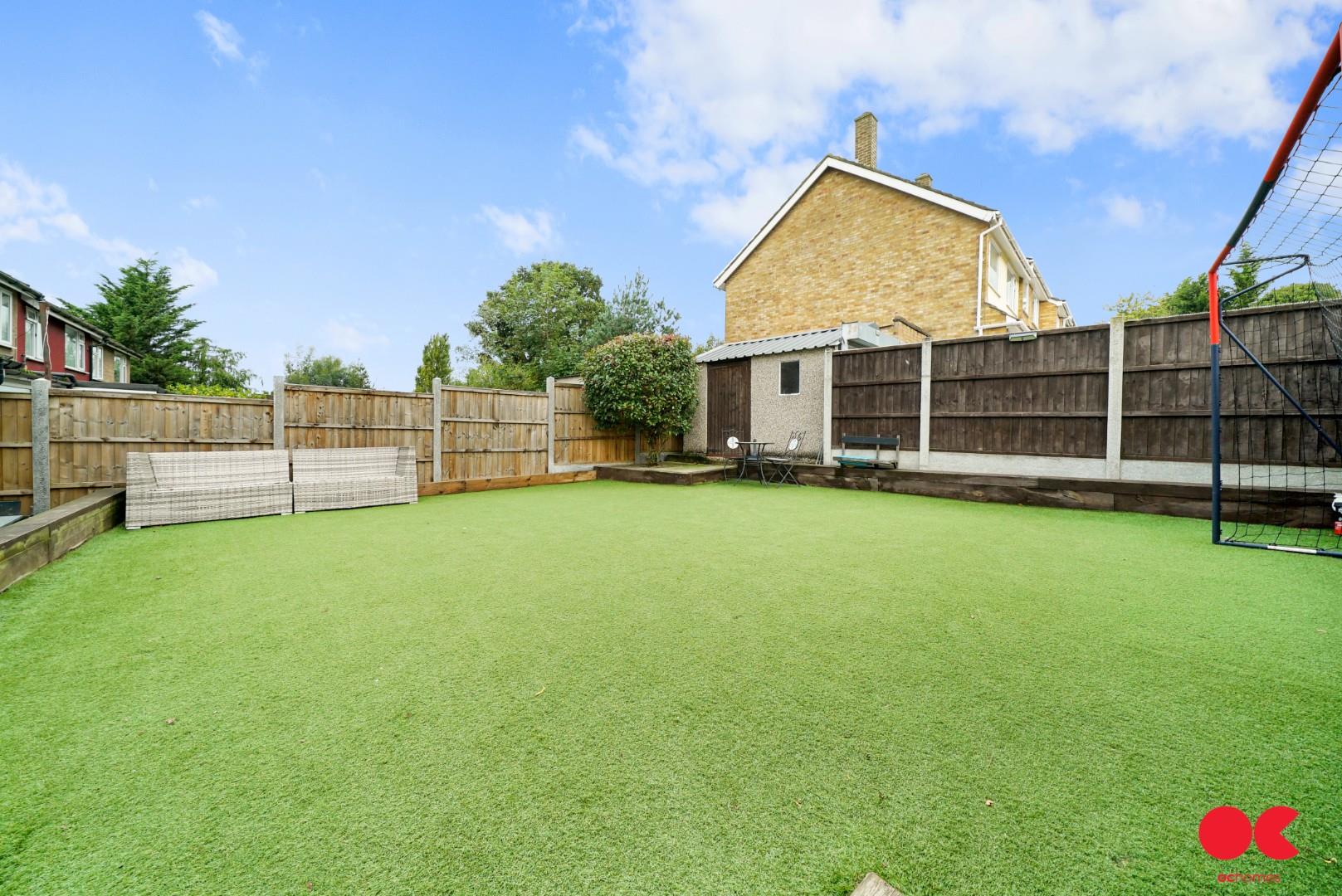 4 bed end of terrace house for sale in William Close, Romford  - Property Image 6