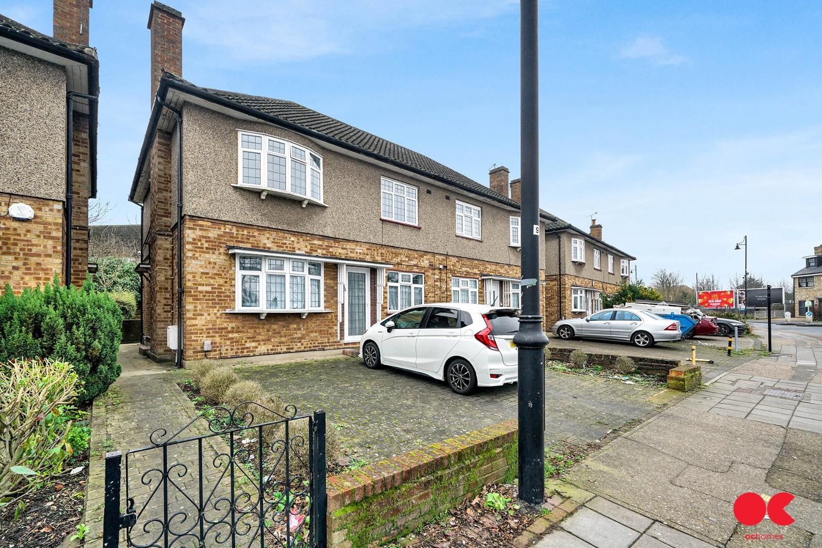 2 bed flat for sale in Station Road, Gidea Park  - Property Image 19