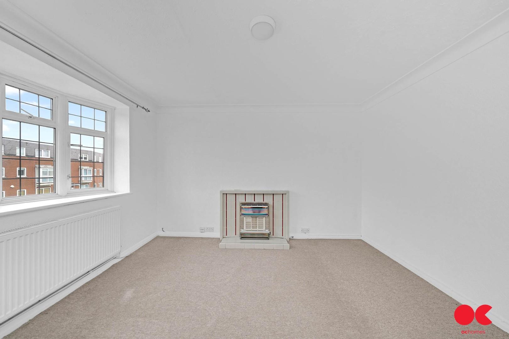 2 bed flat for sale in Station Road, Gidea Park  - Property Image 9