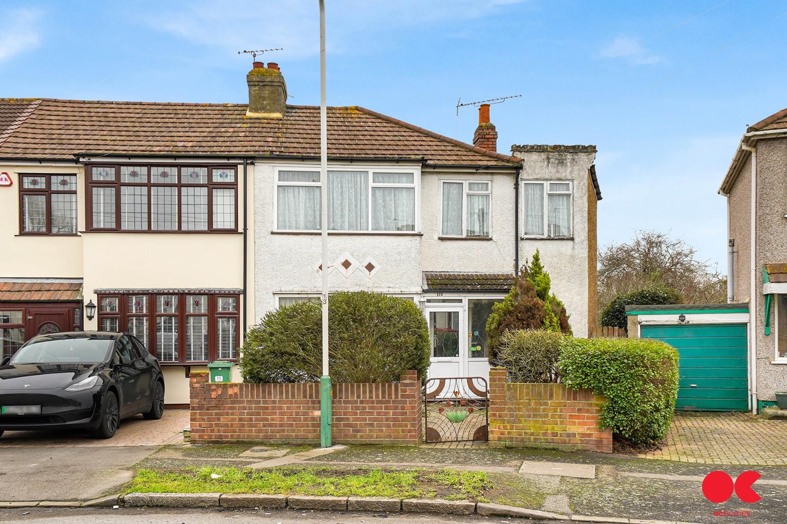 3 bed end of terrace house for sale in Laburnum Avenue, Hornchurch  - Property Image 1