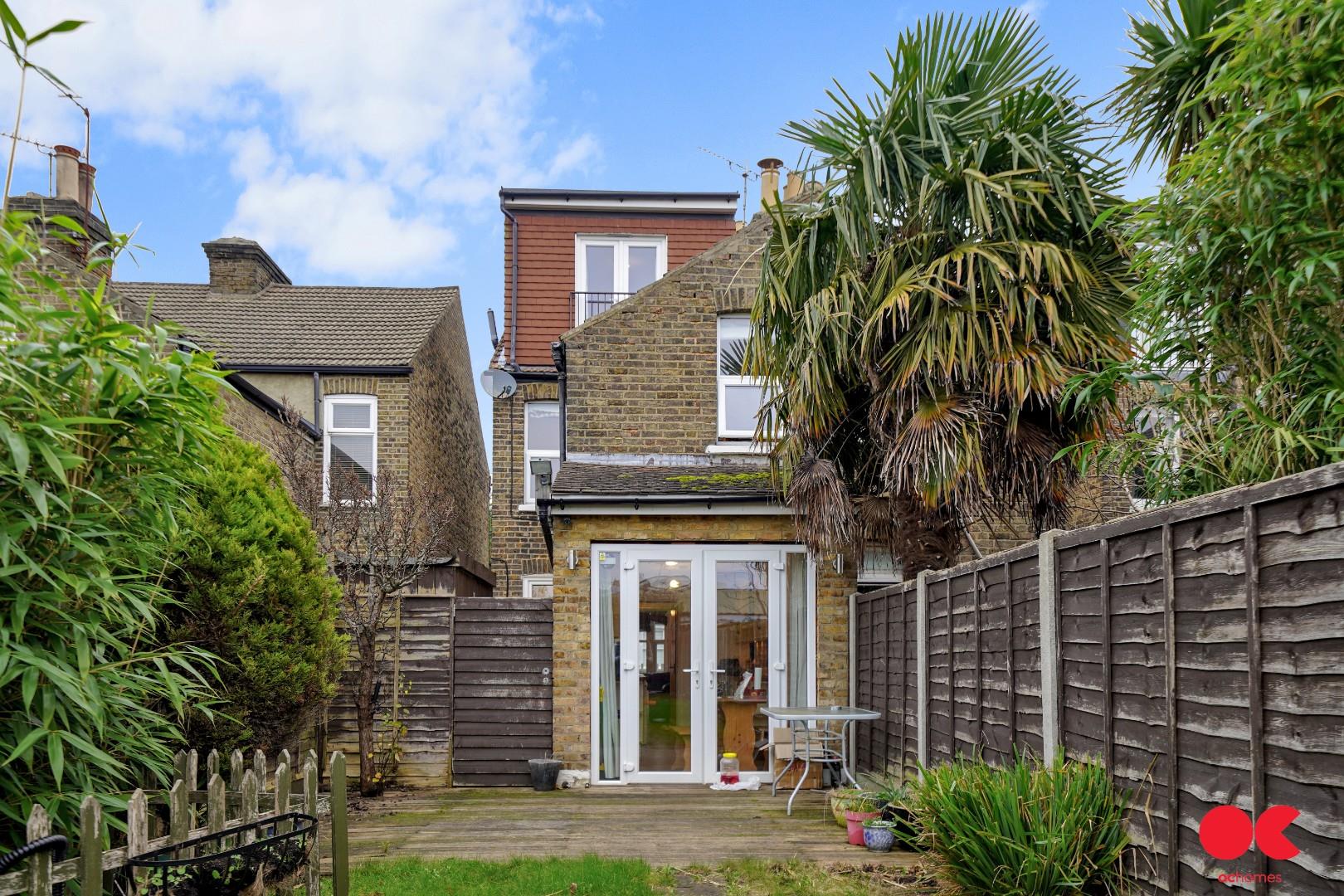 4 bed semi-detached house for sale in Hamilton Road, Gidea Park  - Property Image 9