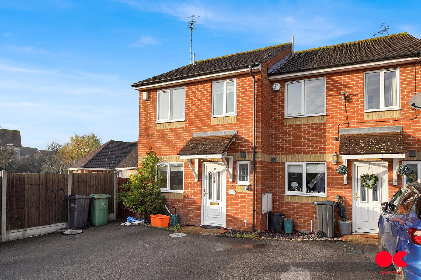 3 bed end of terrace house for sale in Fryerns Terrace, Basildon  - Property Image 2