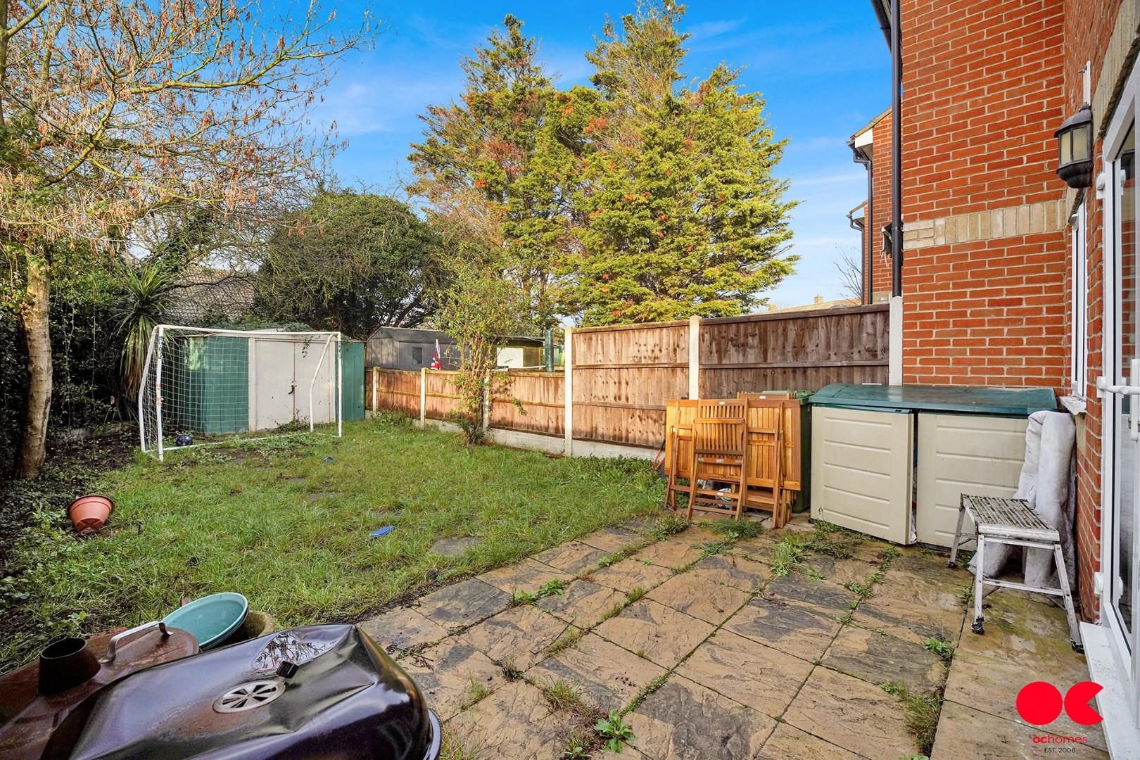 3 bed end of terrace house for sale in Fryerns Terrace, Basildon  - Property Image 8
