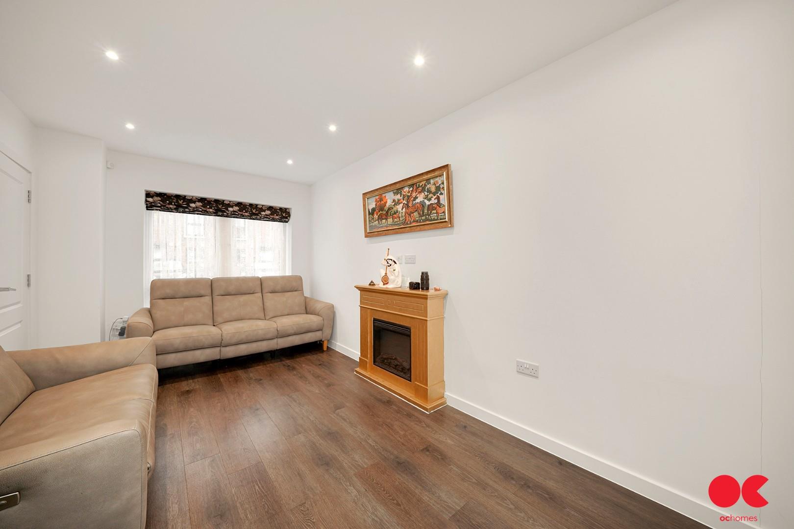 5 bed detached house for sale in Bushell Way, Hornchurch  - Property Image 27