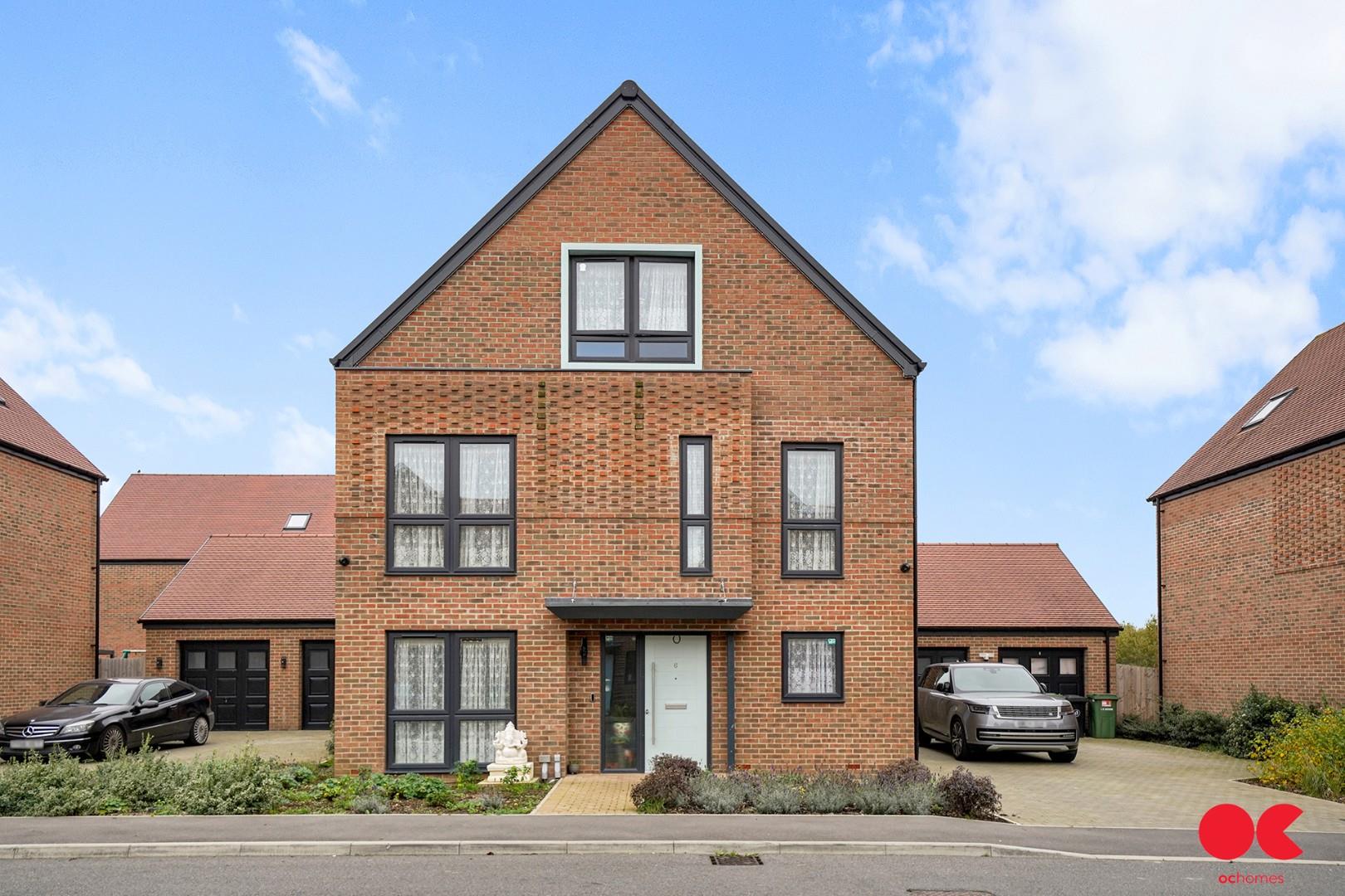 5 bed detached house for sale in Bushell Way, Hornchurch  - Property Image 1