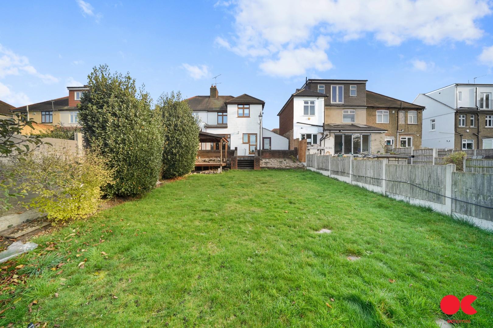 4 bed semi-detached house to rent in Grey Towers Avenue, Hornchurch  - Property Image 25