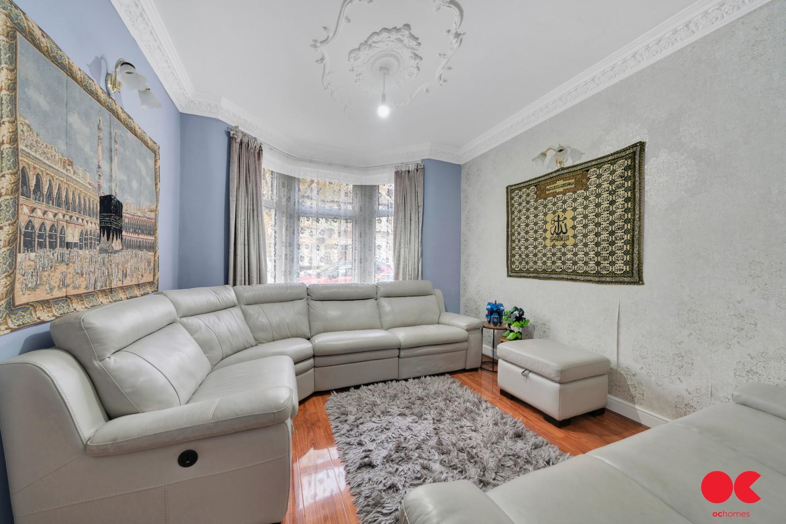 3 bed terraced house for sale in Kempton Road, East Ham  - Property Image 2