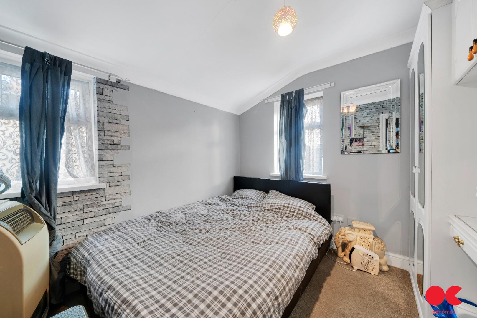 3 bed terraced house for sale in Kempton Road, East Ham  - Property Image 8