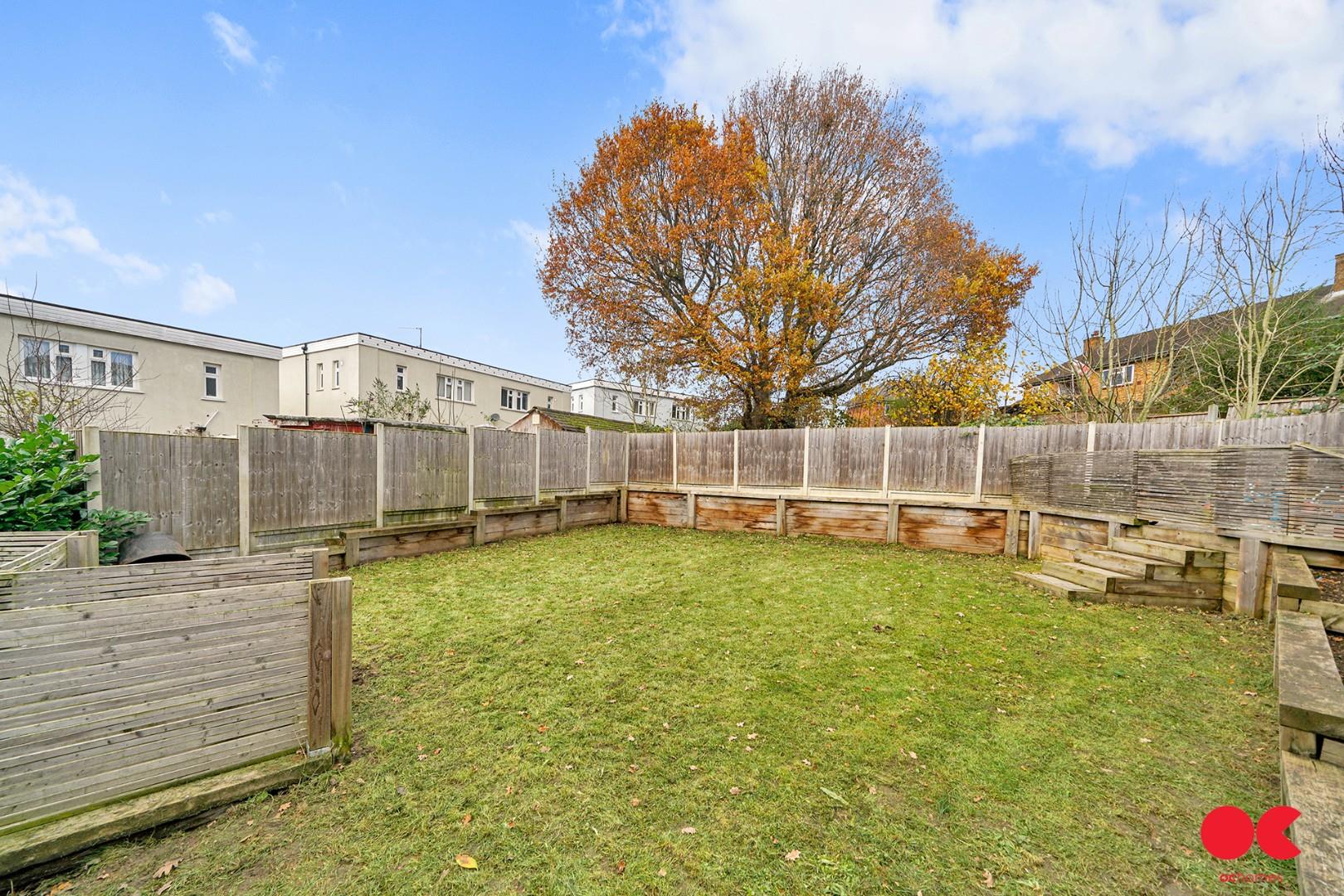 3 bed end of terrace house for sale in Stratton Road, Romford  - Property Image 4