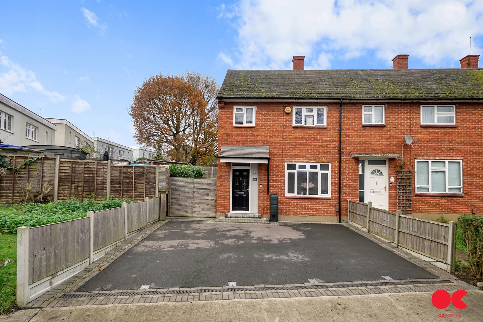 3 bed end of terrace house for sale in Stratton Road, Romford  - Property Image 5