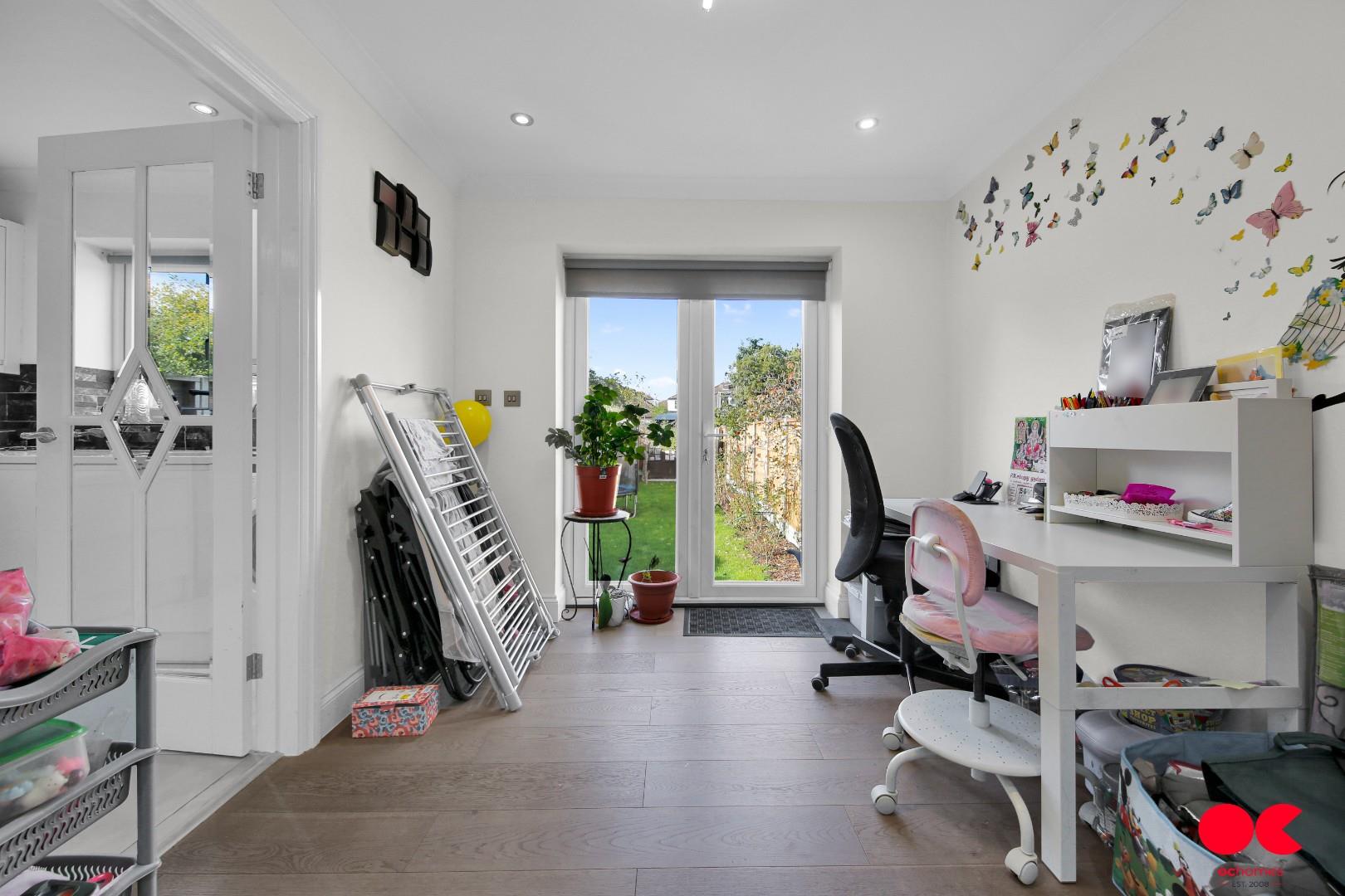 3 bed semi-detached house to rent in Montrose Avenue, Gidea Park, Essex  - Property Image 21