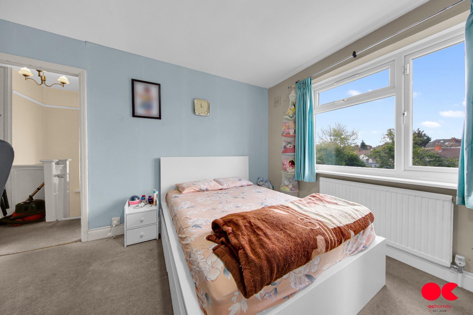 3 bed semi-detached house to rent in Montrose Avenue, Gidea Park, Essex  - Property Image 29