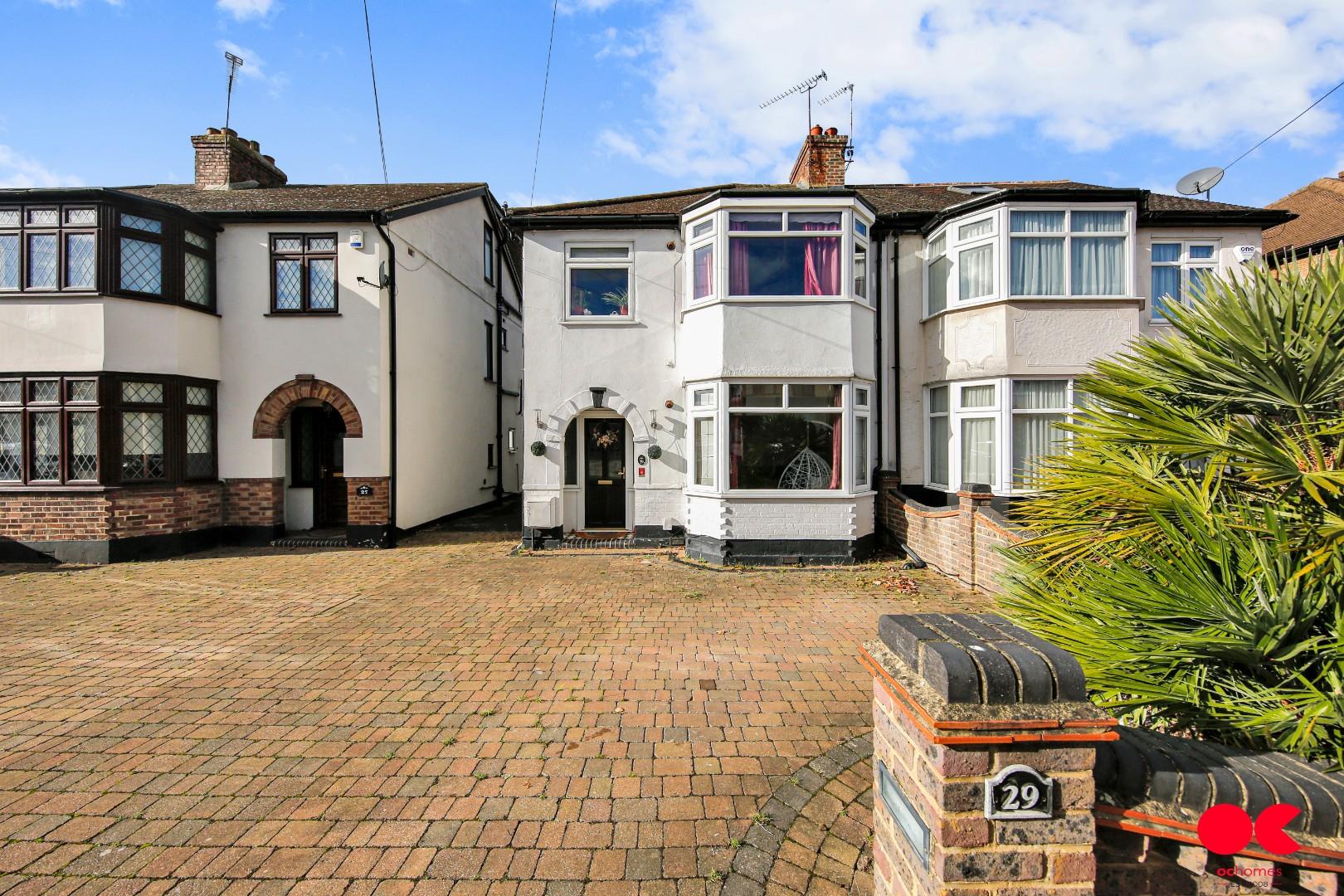 3 bed semi-detached house to rent in Montrose Avenue, Gidea Park, Essex  - Property Image 6