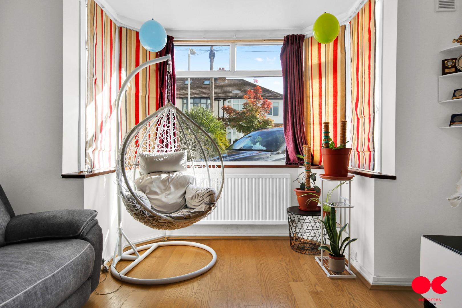 3 bed semi-detached house to rent in Montrose Avenue, Gidea Park, Essex  - Property Image 9