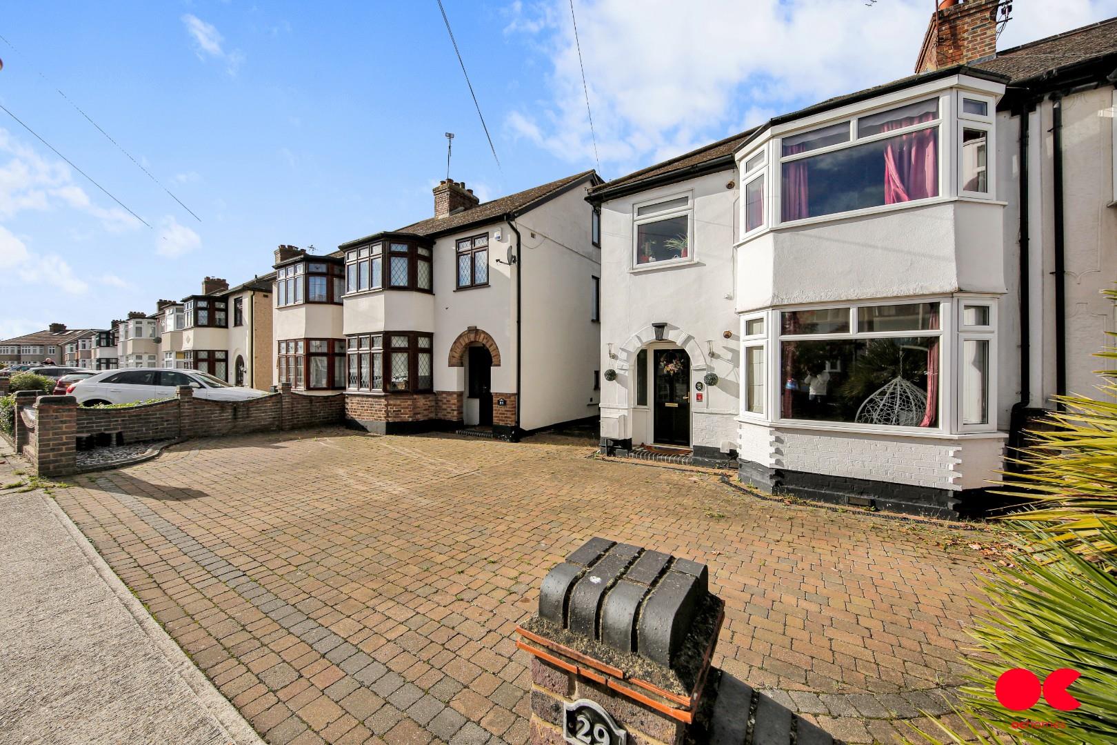 3 bed semi-detached house to rent in Montrose Avenue, Gidea Park, Essex  - Property Image 33
