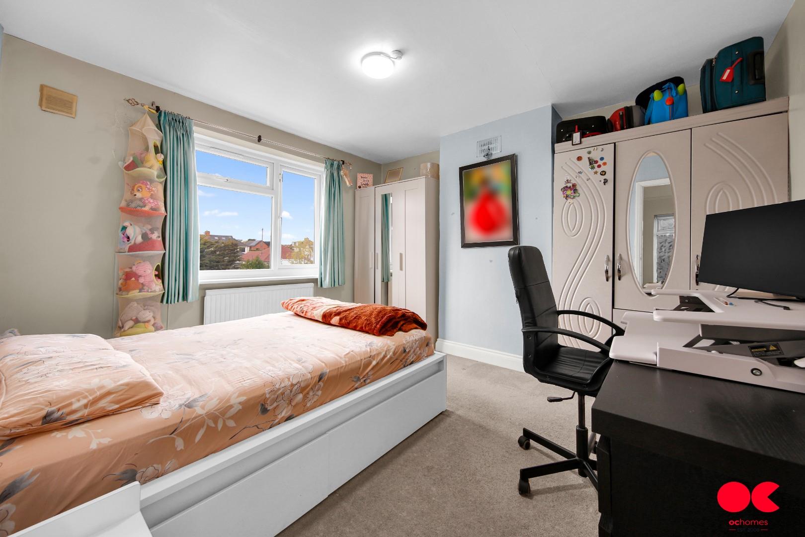 3 bed semi-detached house to rent in Montrose Avenue, Gidea Park, Essex  - Property Image 28