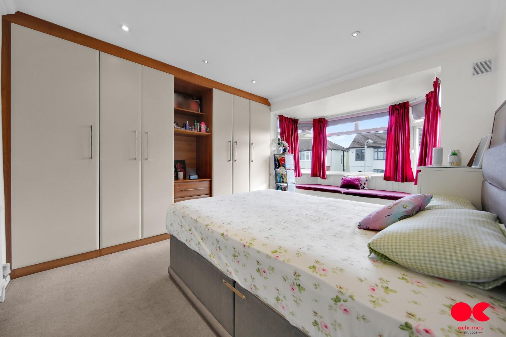 3 bed semi-detached house to rent in Montrose Avenue, Gidea Park, Essex  - Property Image 26