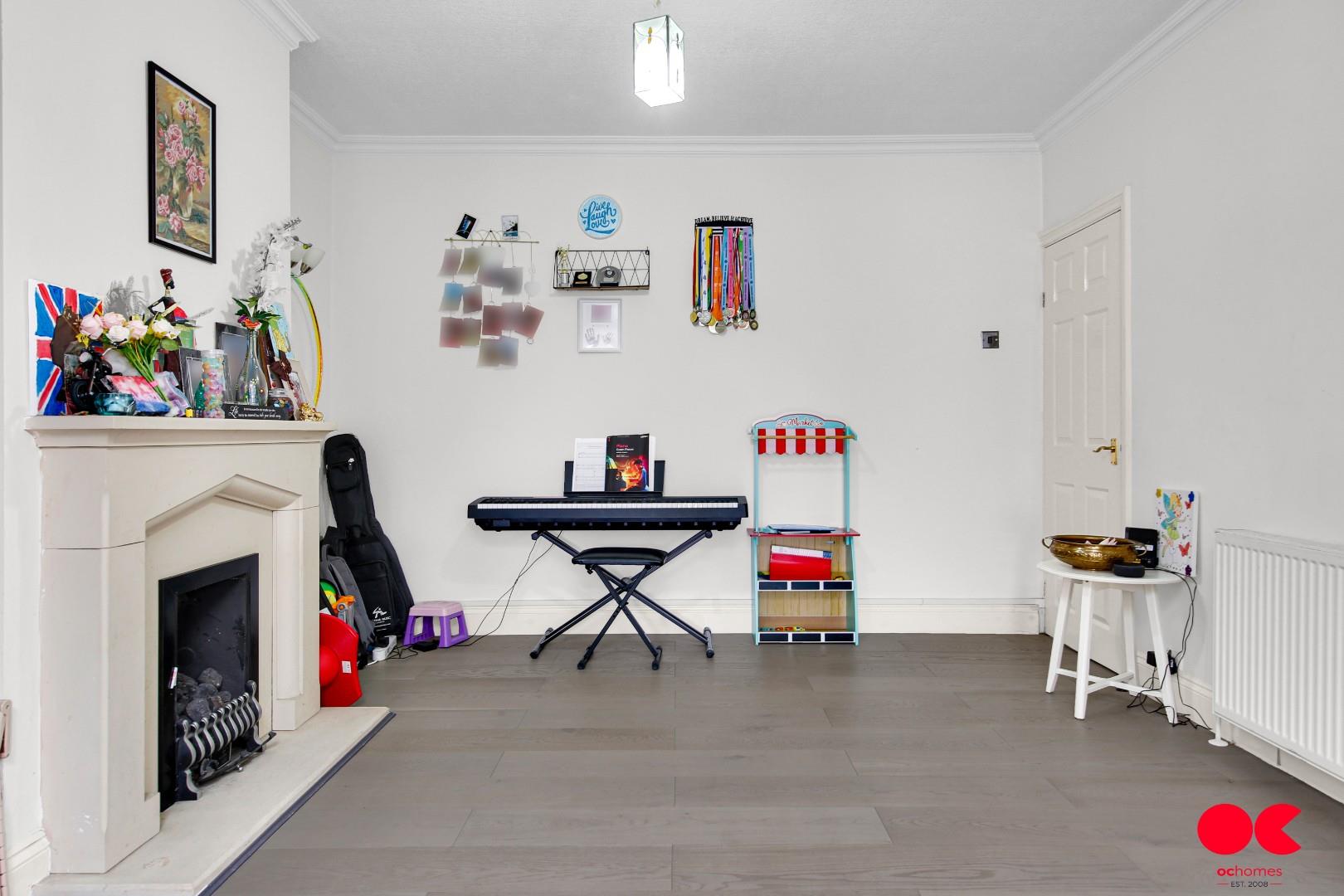 3 bed semi-detached house to rent in Montrose Avenue, Gidea Park, Essex  - Property Image 16