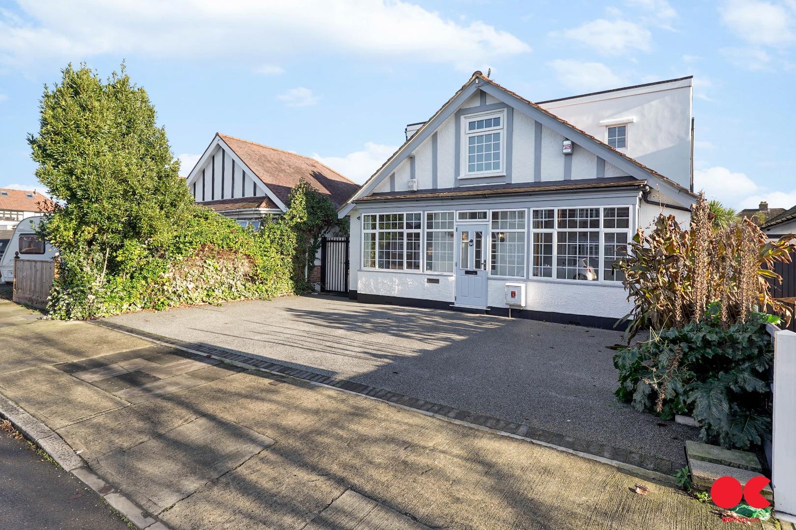 5 bed detached bungalow for sale in Haynes Road, Hornchurch  - Property Image 21