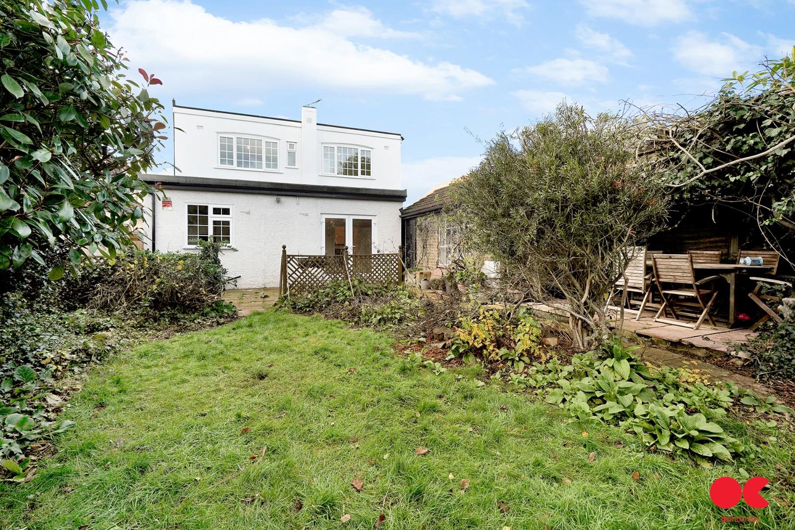 5 bed detached bungalow for sale in Haynes Road, Hornchurch  - Property Image 47