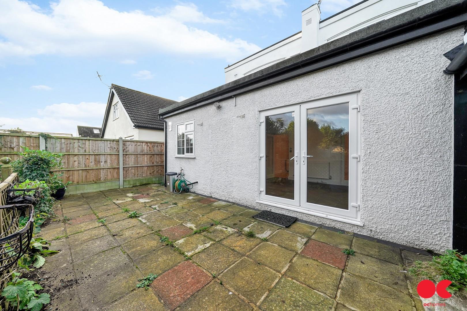 5 bed detached bungalow for sale in Haynes Road, Hornchurch  - Property Image 38