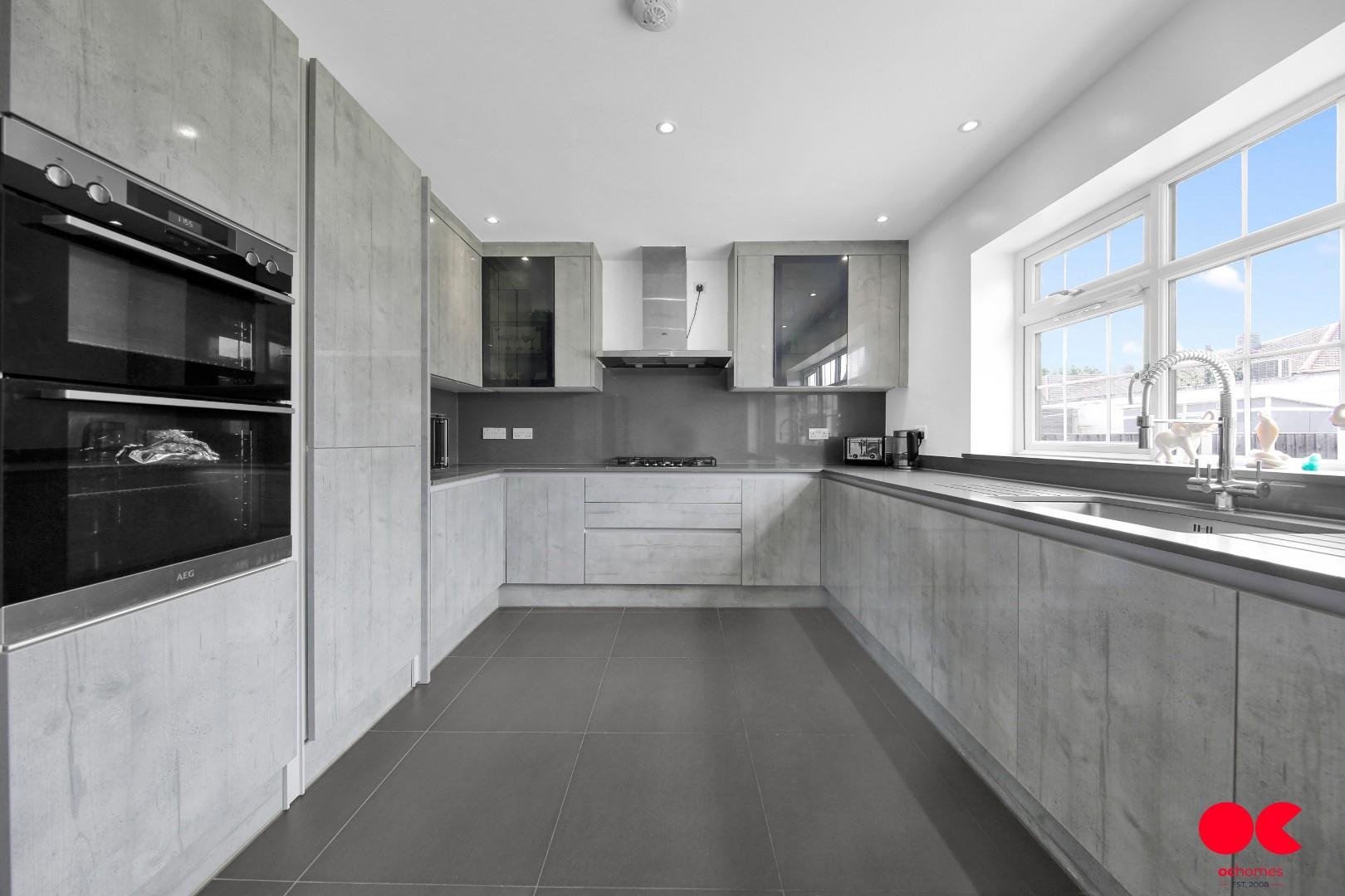 3 bed end of terrace house for sale in Amesbury Road, Dagenham  - Property Image 21