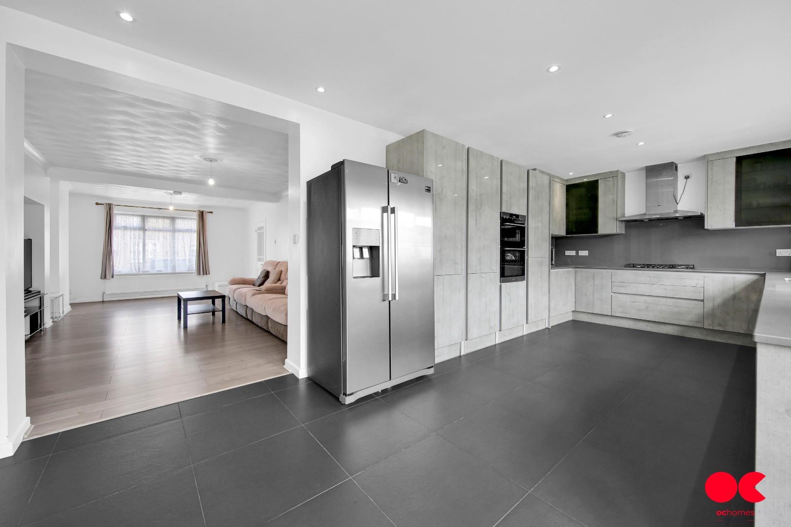 3 bed end of terrace house for sale in Amesbury Road, Dagenham  - Property Image 17