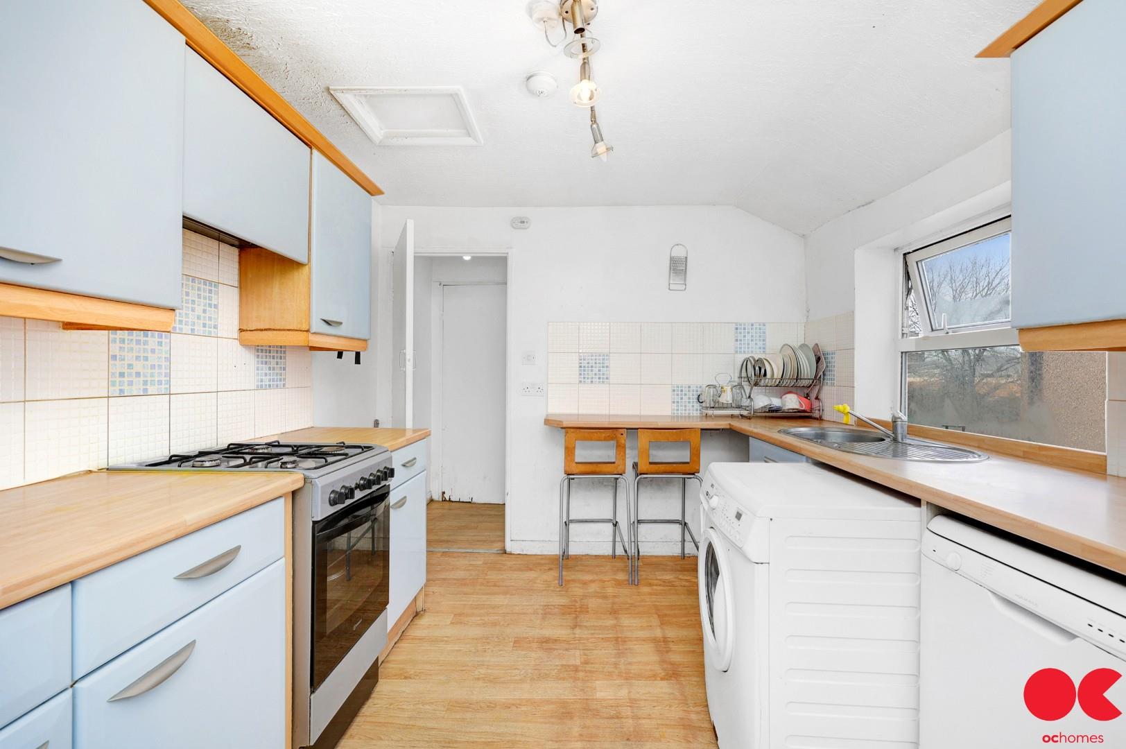 2 bed flat for sale in Hughenden Terrace, Leyton  - Property Image 4