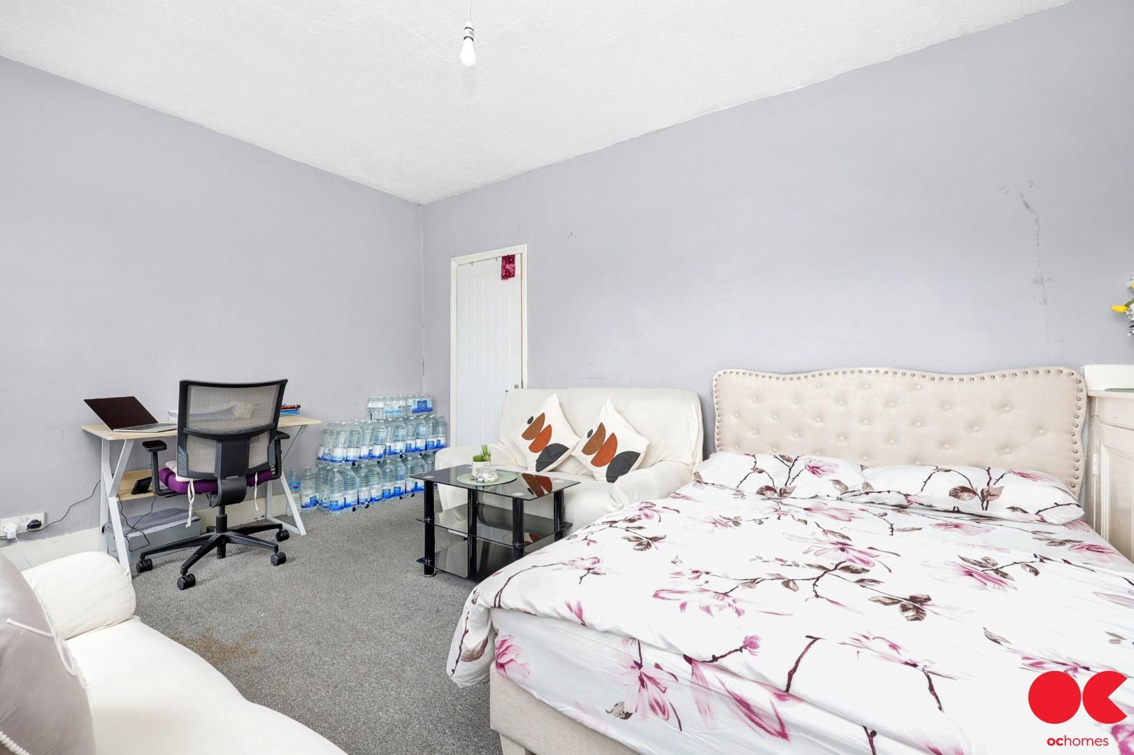 2 bed flat for sale in Hughenden Terrace, Leyton  - Property Image 13