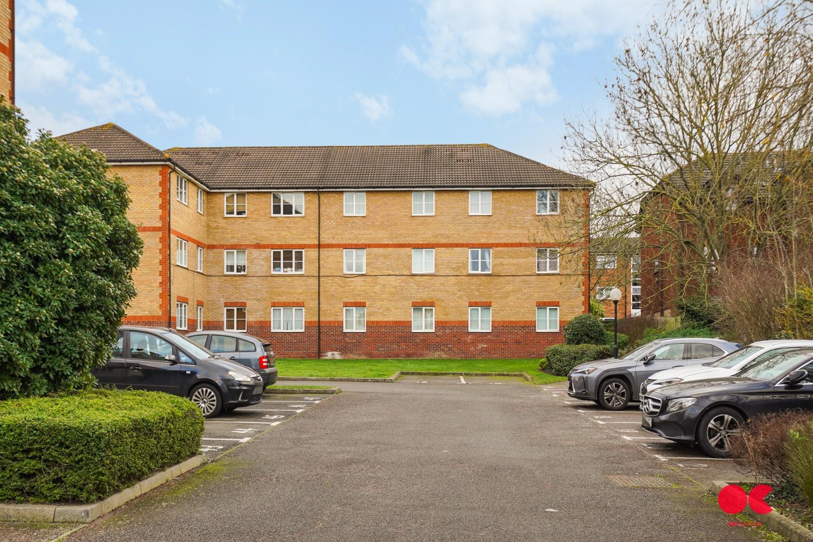 2 bed flat for sale in South Street, Romford  - Property Image 15