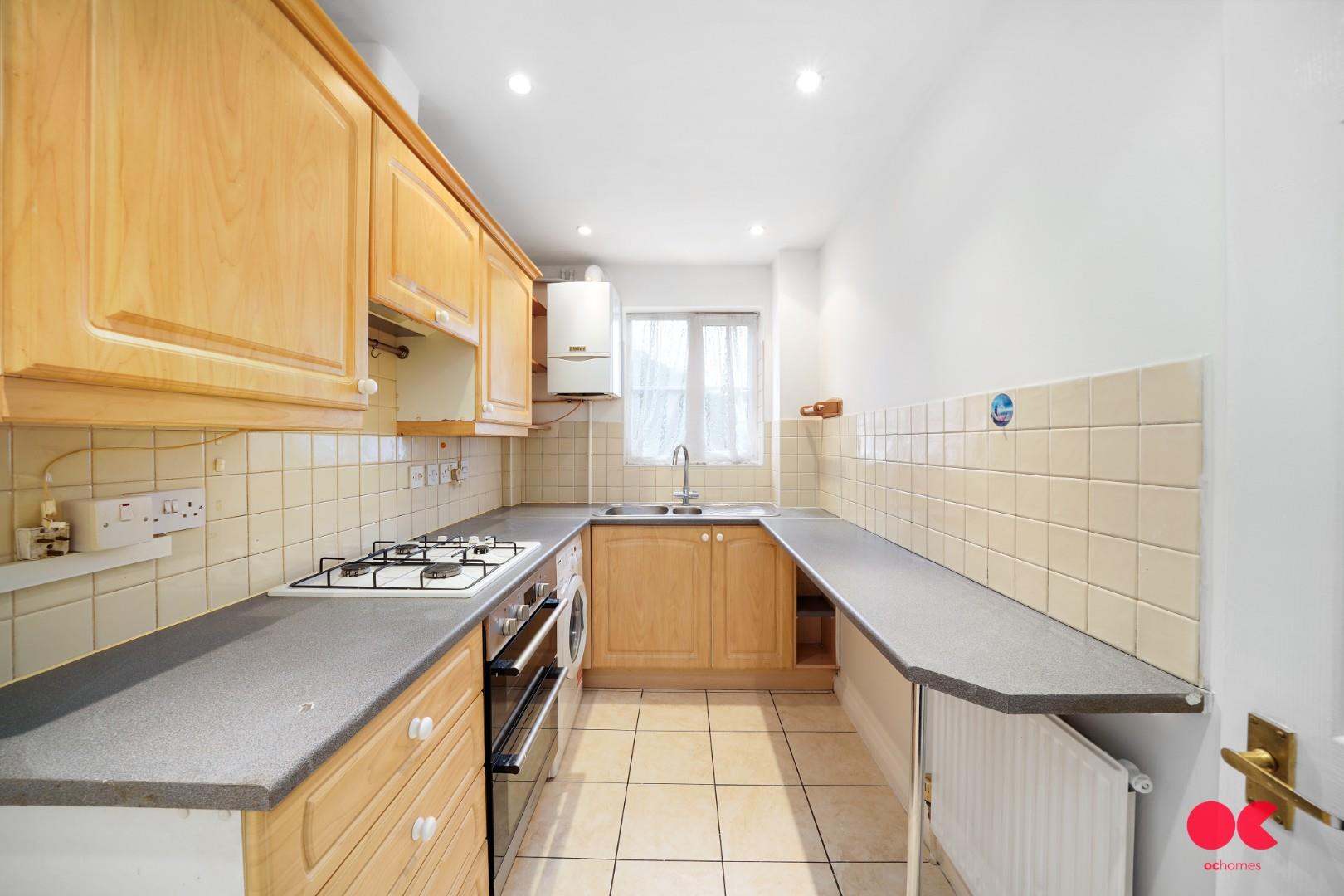 2 bed flat for sale in South Street, Romford  - Property Image 10