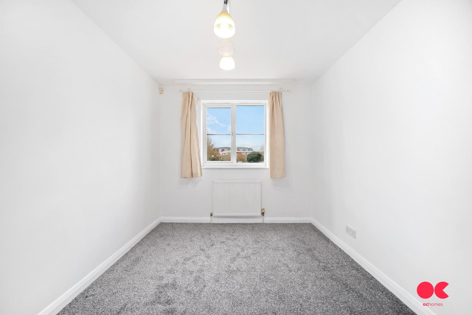 2 bed flat for sale in South Street, Romford  - Property Image 14