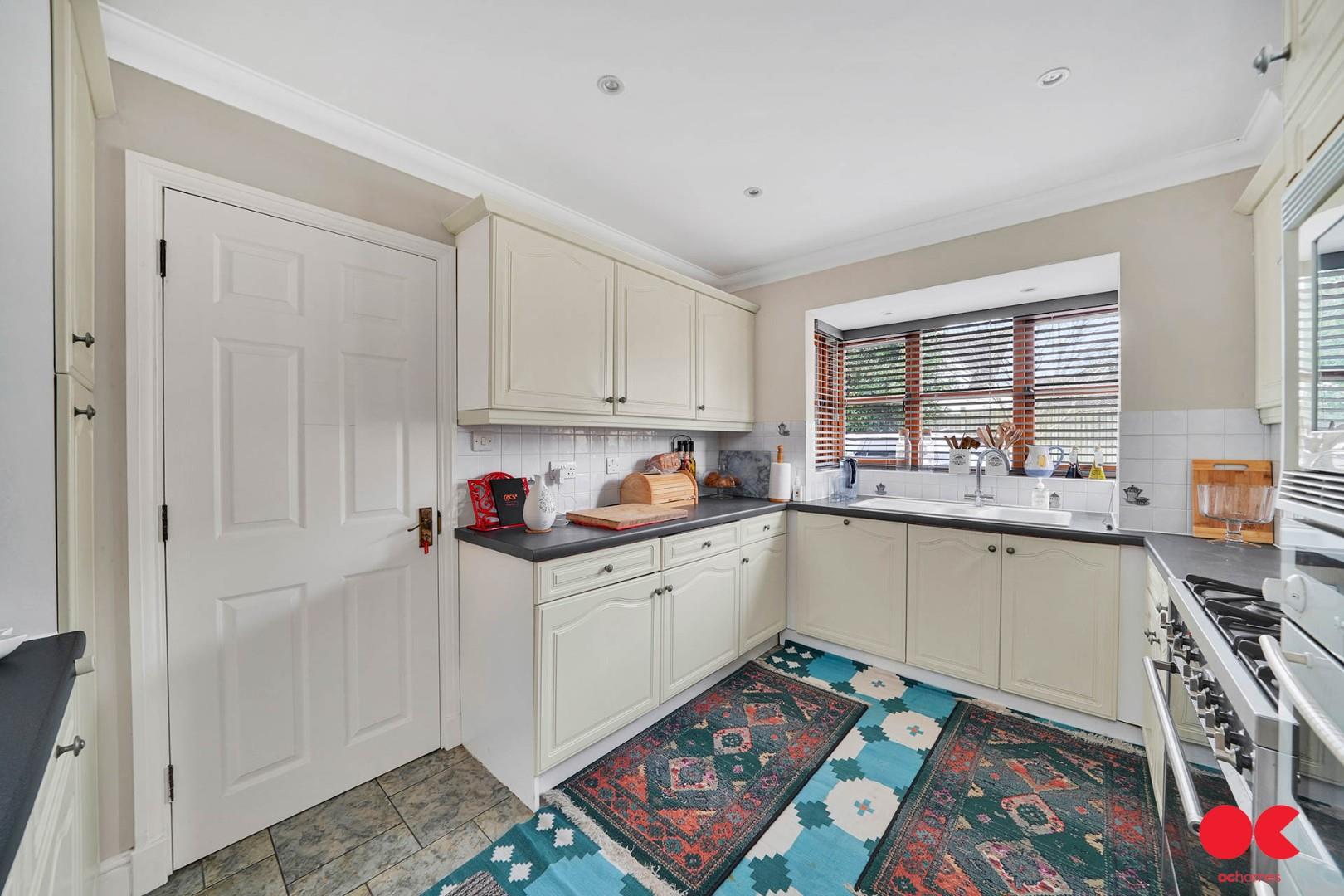 3 bed semi-detached house for sale in Tomlyns Close, Brentwood  - Property Image 25