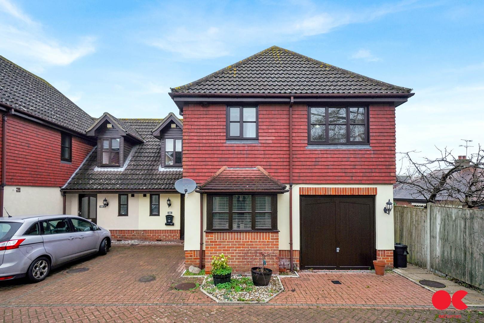 3 bed semi-detached house for sale in Tomlyns Close, Brentwood  - Property Image 1