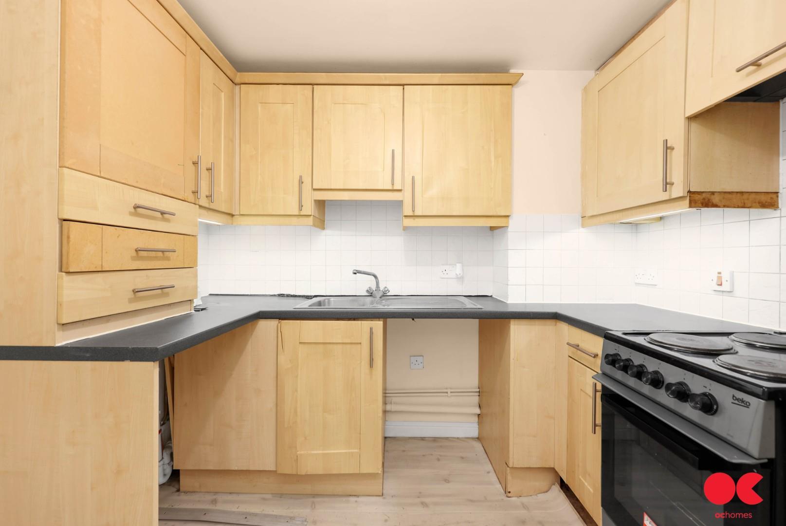 2 bed flat to rent in Chantry Close, London  - Property Image 3