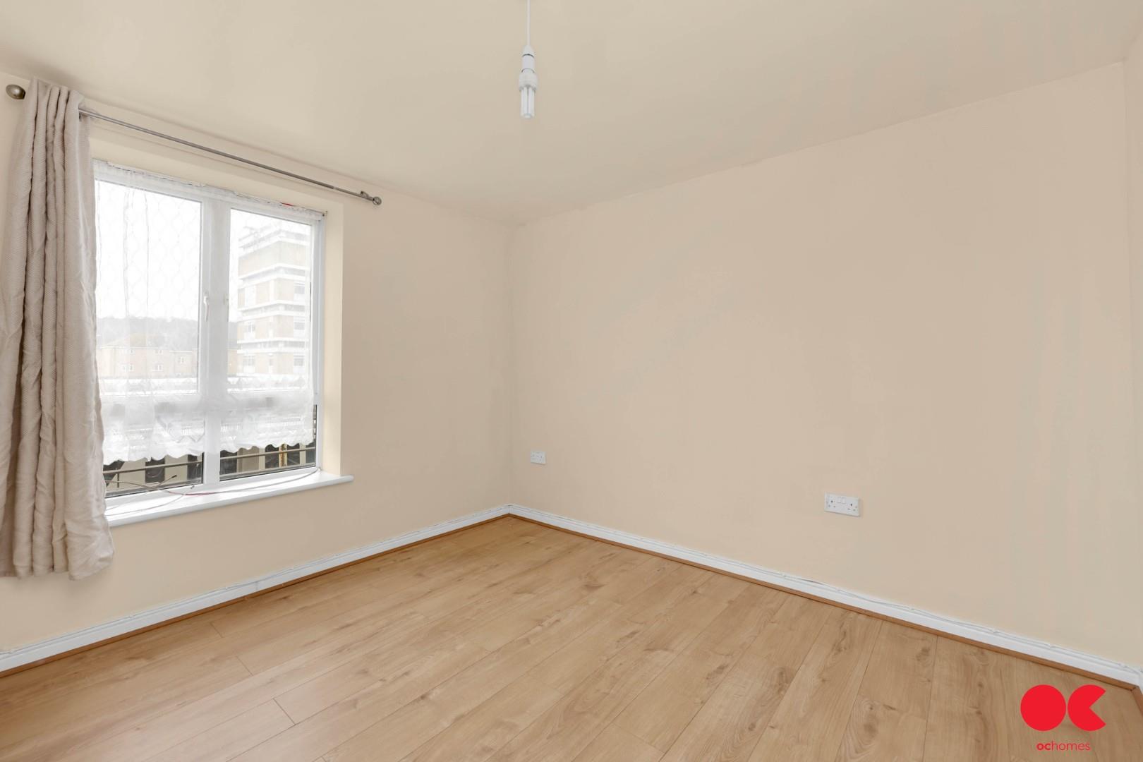 2 bed flat to rent in Chantry Close, London  - Property Image 10