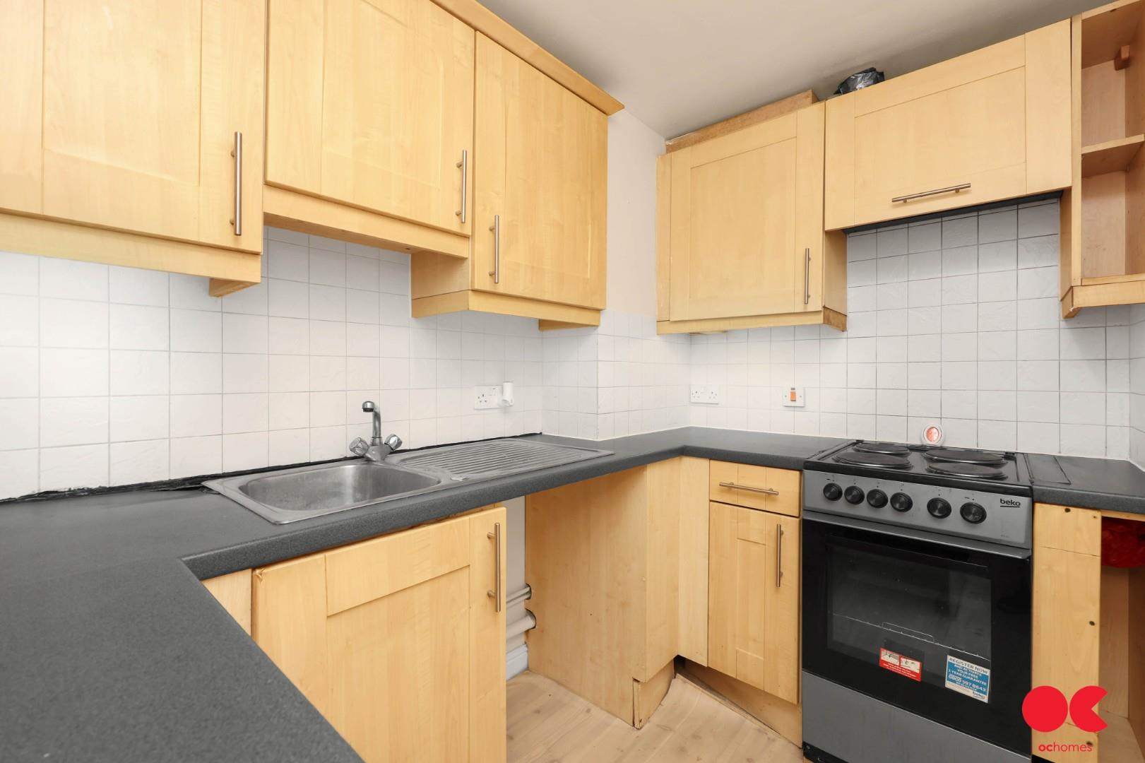 2 bed flat to rent in Chantry Close, London  - Property Image 8