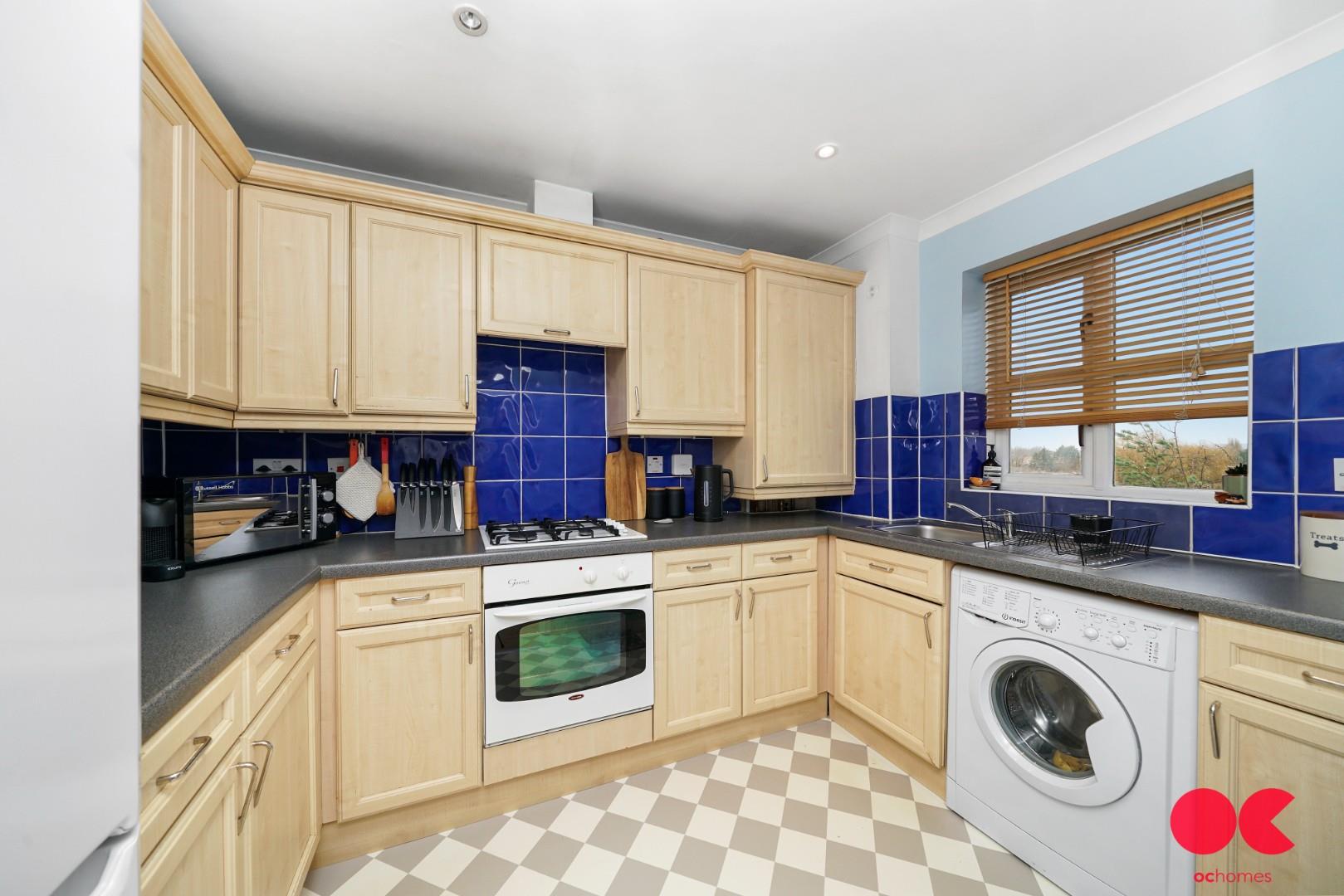 2 bed flat for sale in Monkwood Close, Romford  - Property Image 2