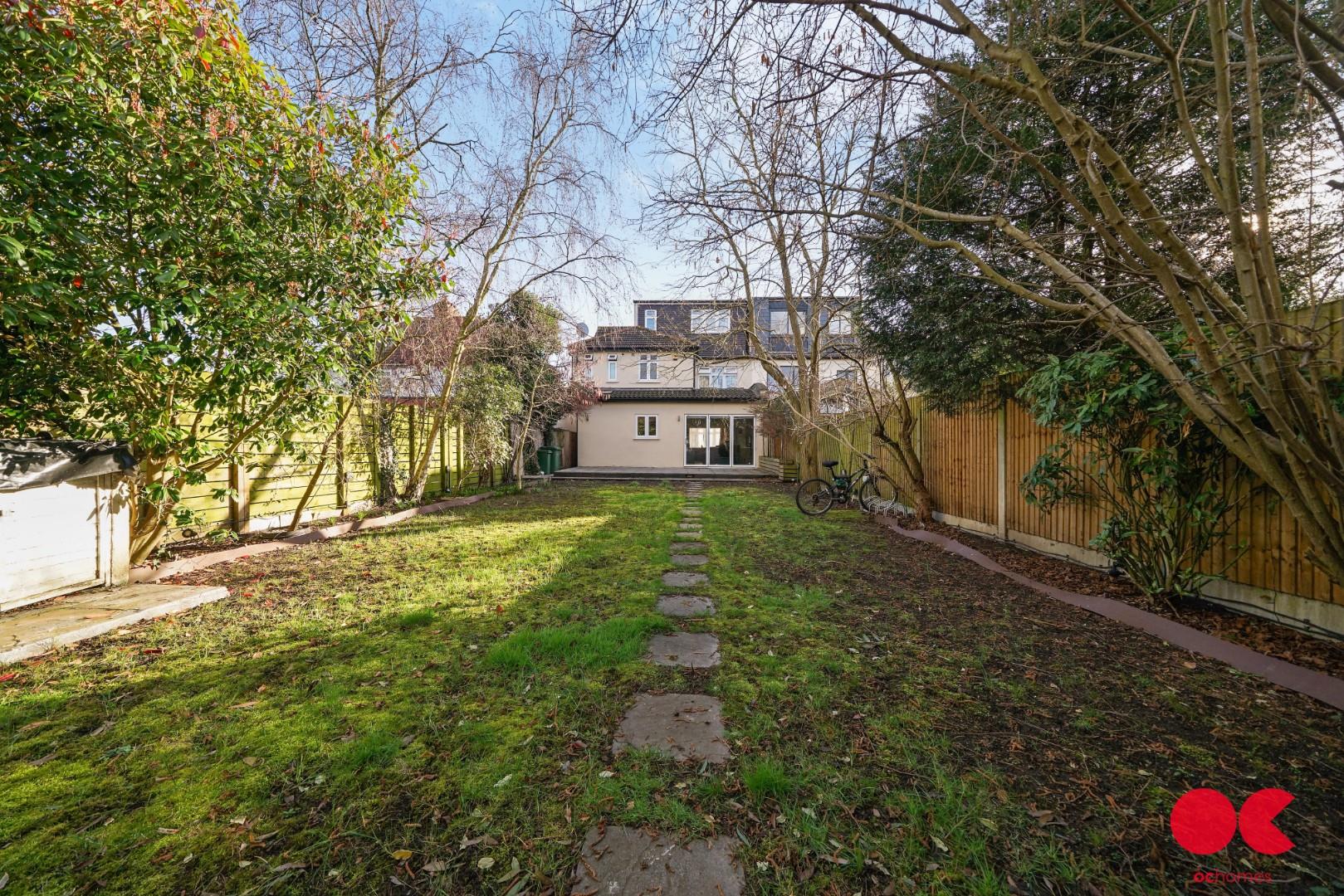 4 bed semi-detached house for sale in Western Avenue, Gidea Park  - Property Image 37