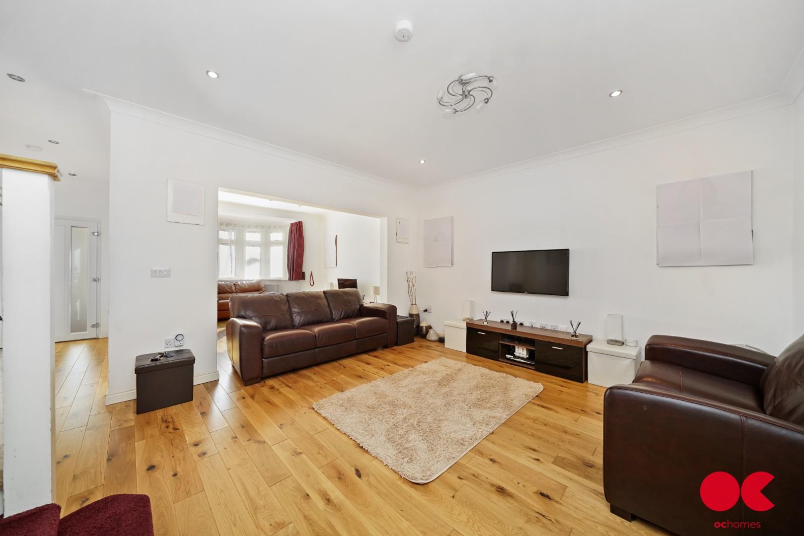 4 bed semi-detached house for sale in Western Avenue, Gidea Park  - Property Image 24