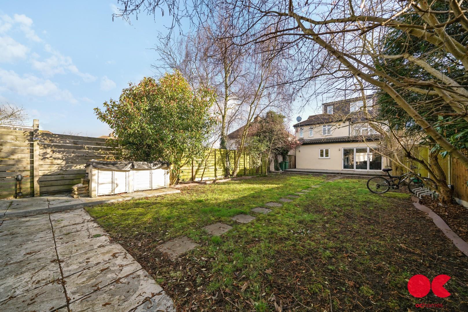 4 bed semi-detached house for sale in Western Avenue, Gidea Park  - Property Image 6