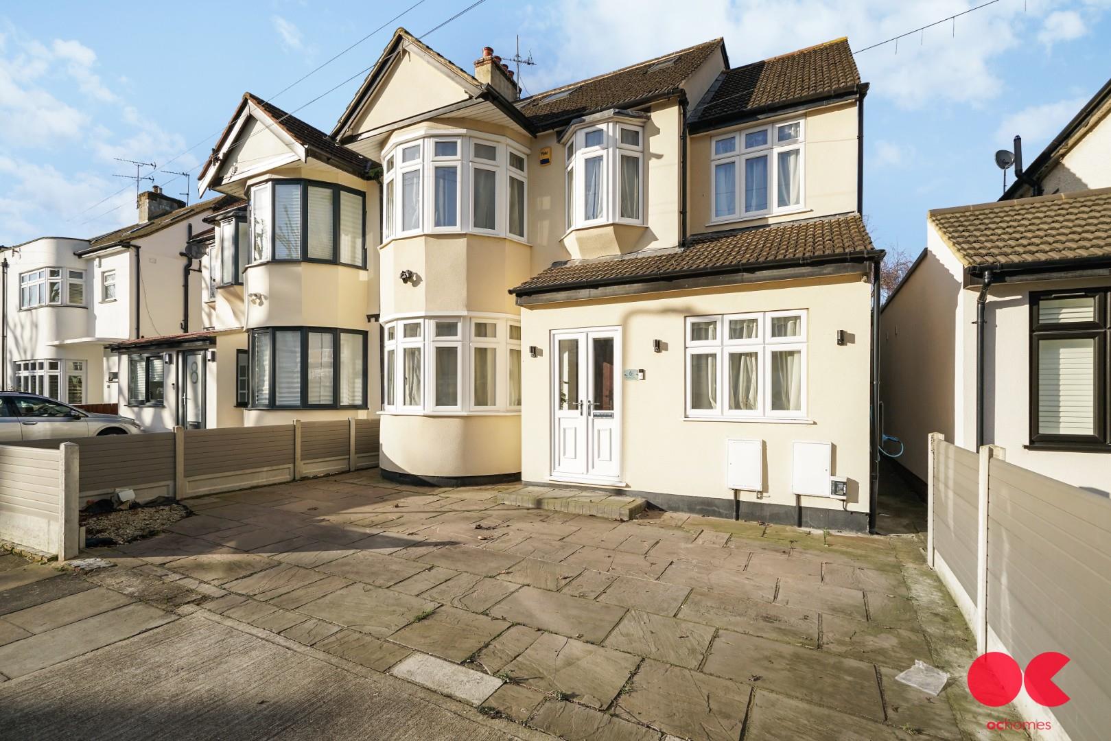 4 bed semi-detached house for sale in Western Avenue, Gidea Park  - Property Image 38