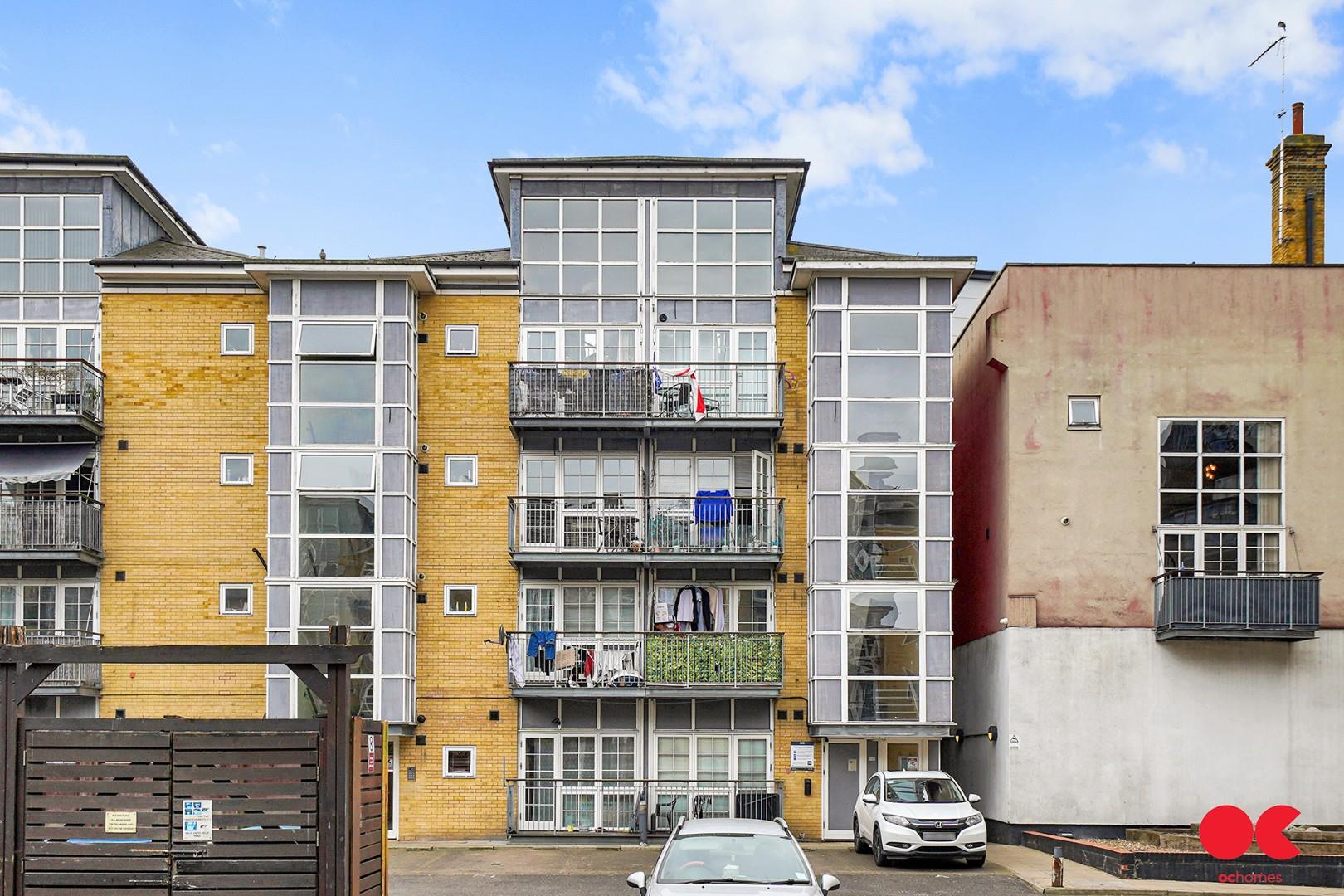 2 bed flat for sale in Malt House Place, Romford  - Property Image 15