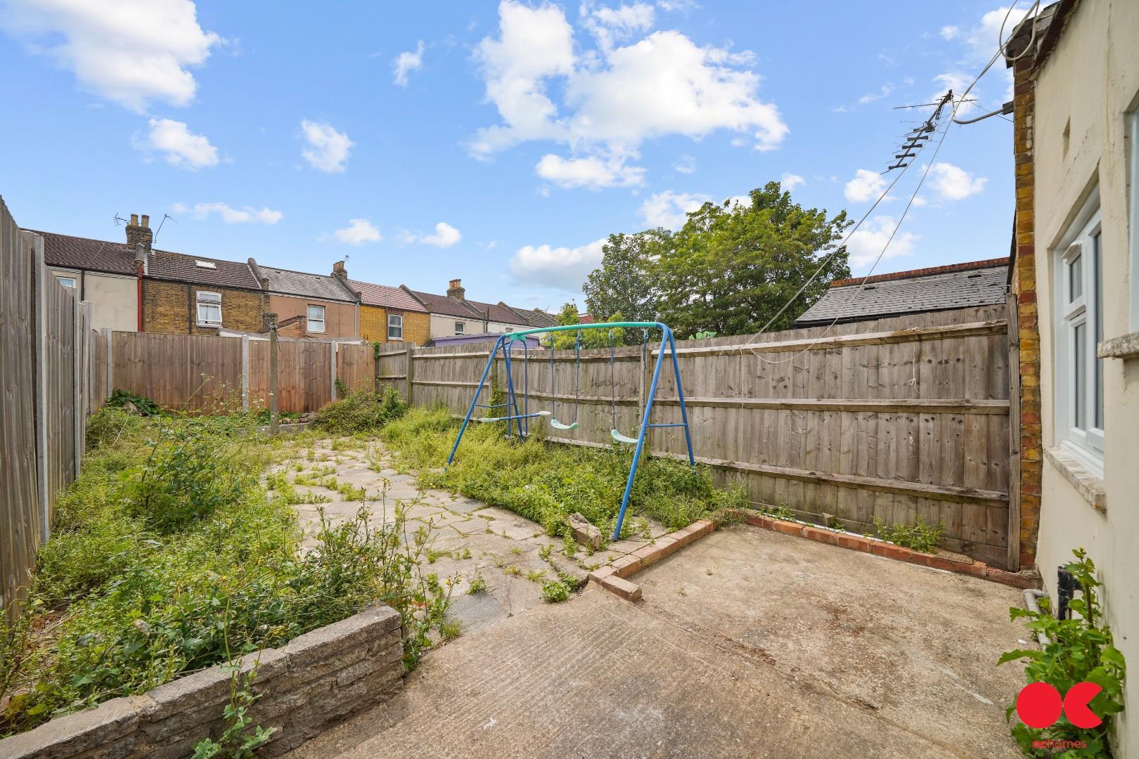 2 bed terraced house to rent in Stewart Road, Leyton  - Property Image 7