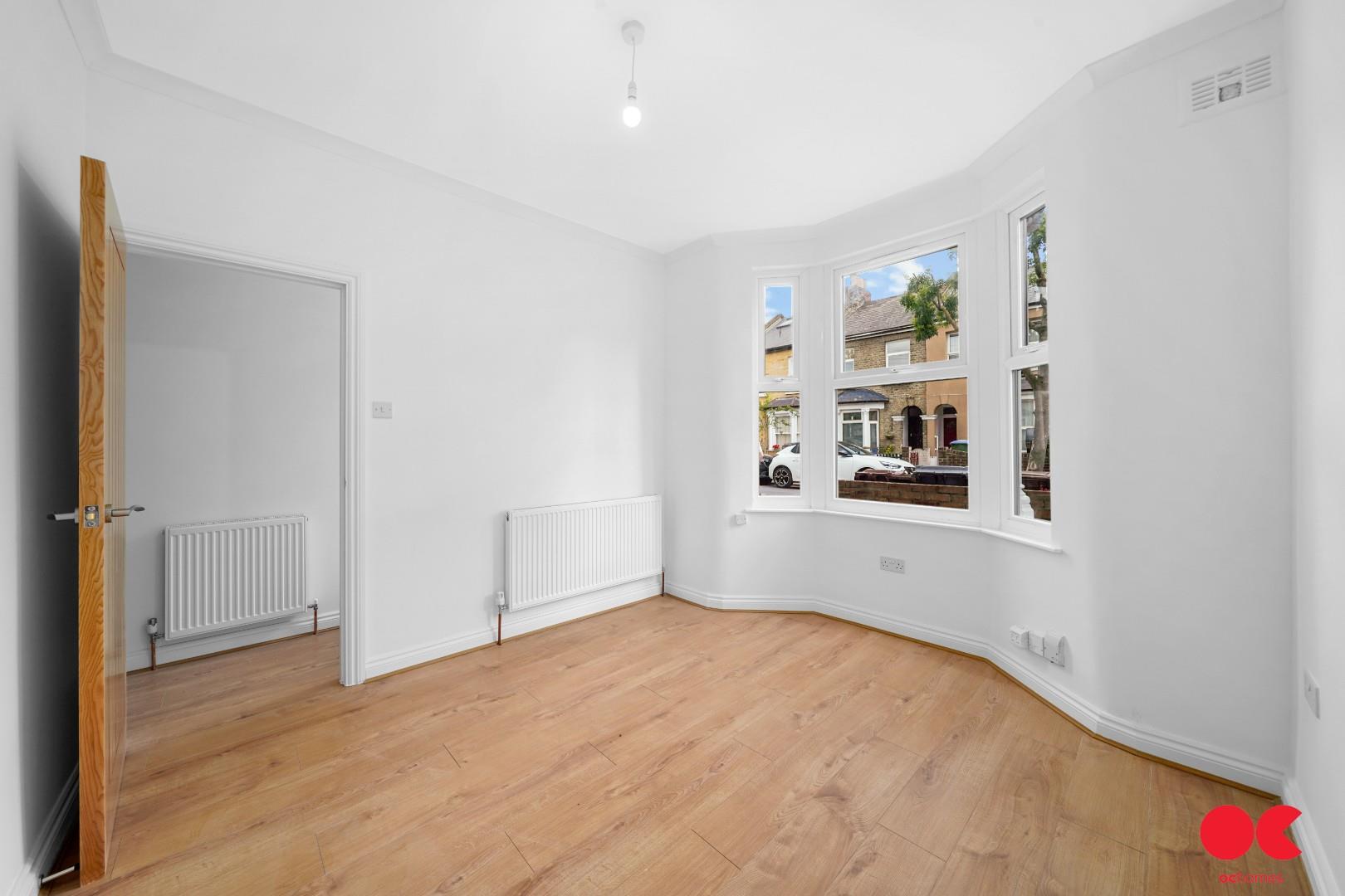 2 bed terraced house to rent in Stewart Road, Leyton  - Property Image 2